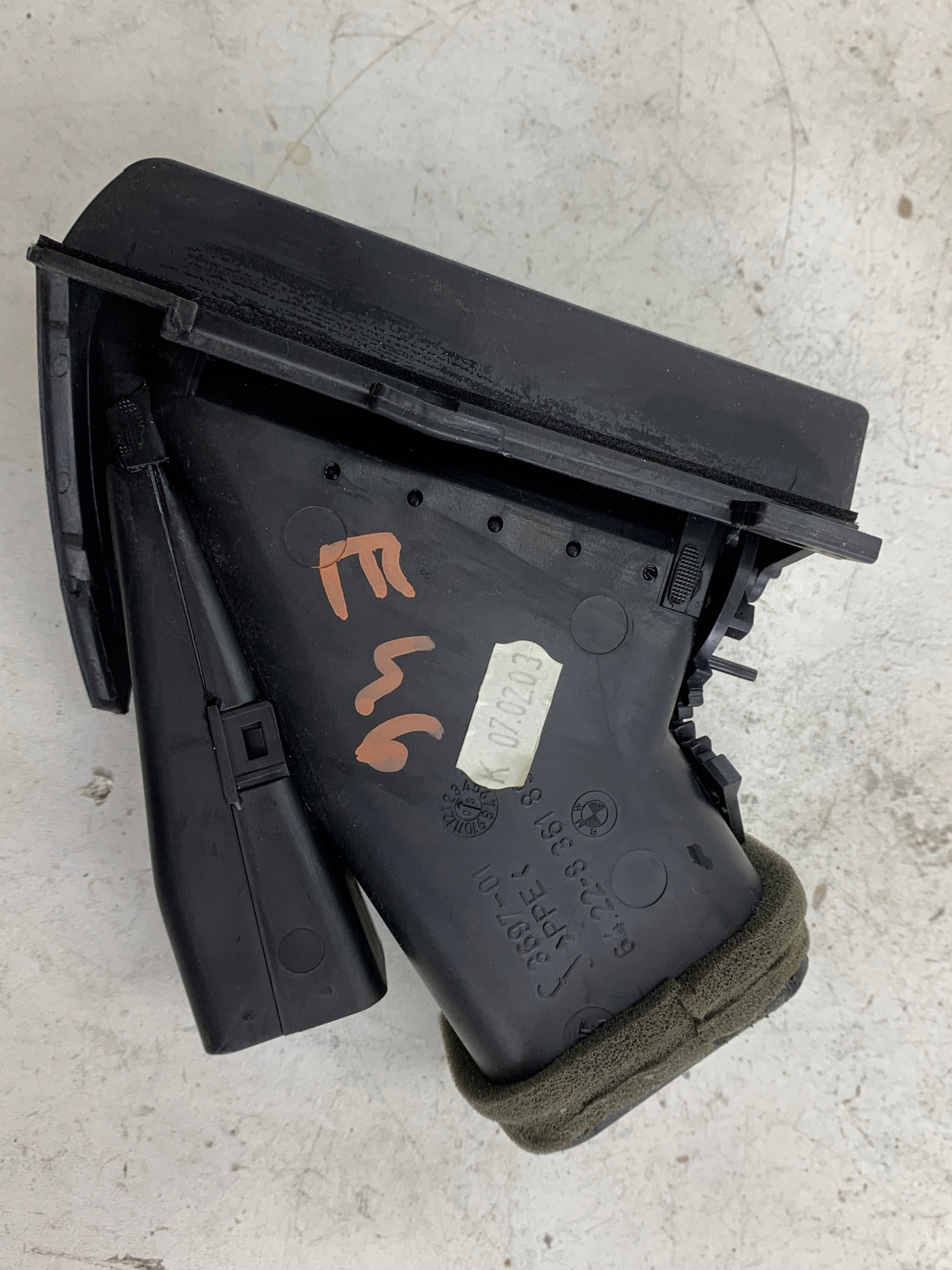 BMW E46 grid air conditioning devices left 8361897