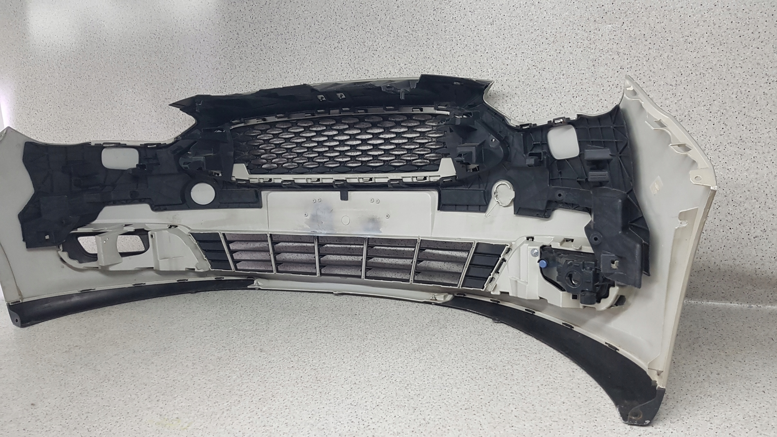 FORD C - MAX MK2 LIFT 2015 - bumper front 8978