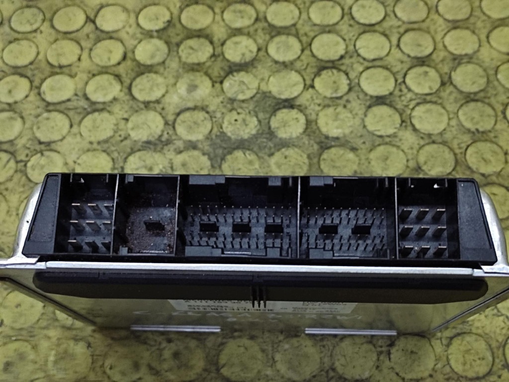 MERCEDES W203 control unit of the engine A1111533579