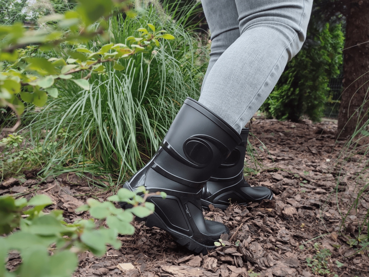 KALOSZE GUMOWCE POLSKIE MĘSKIE YOUNG 2 BLACK DEMAR 40 Kolor czarny