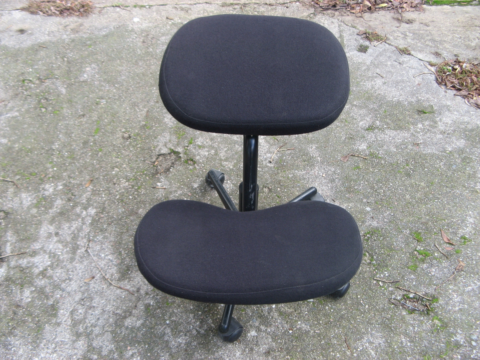 KLĘKOSIAD KLĘCZNIK KRZESŁO ERGONOMICZNE OBROTOWE z NIEMIEC.