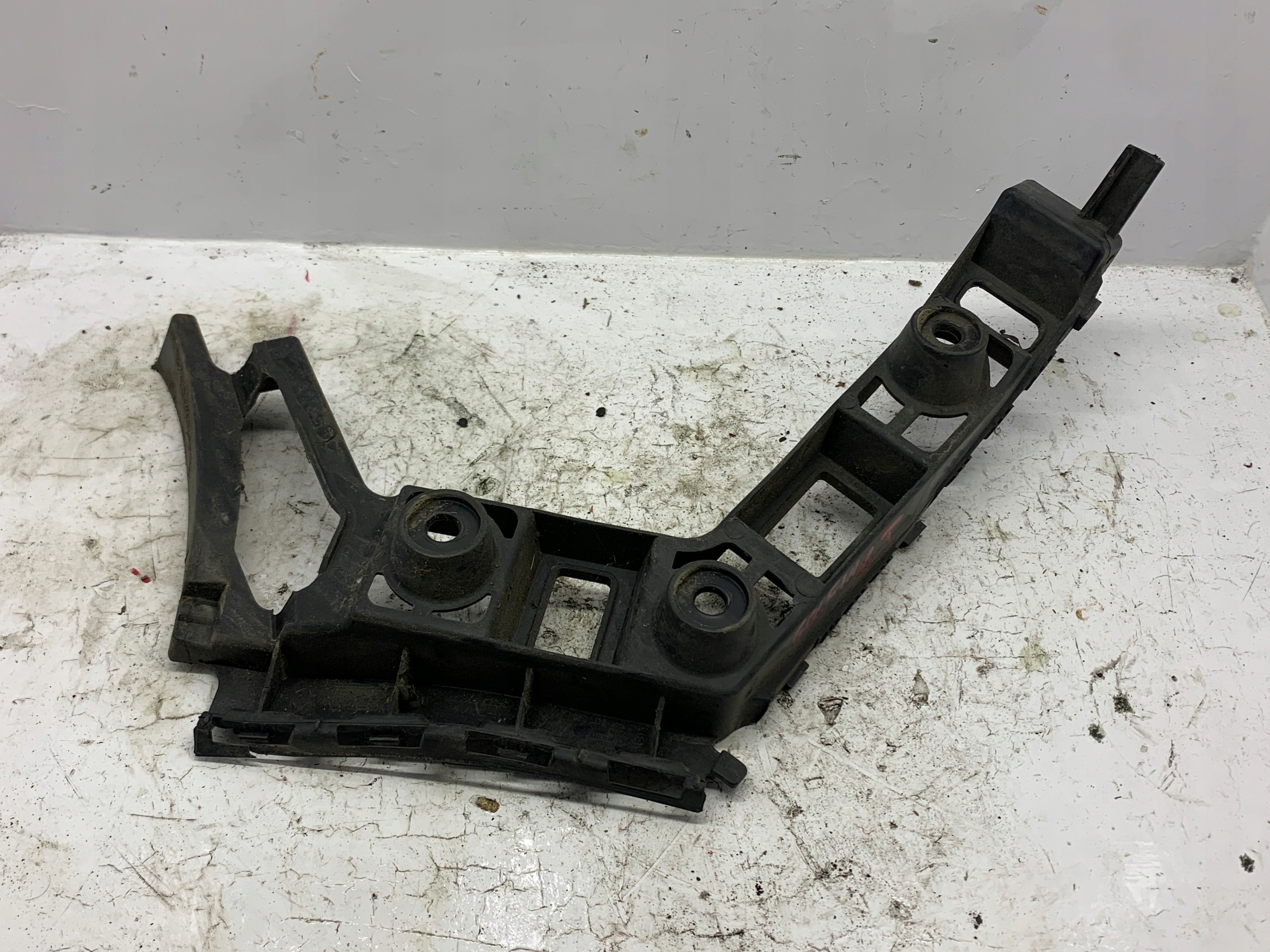 bumper bracket left rear part 5K6807393C VW GOLF VI (2008-2013) 2.0TDI