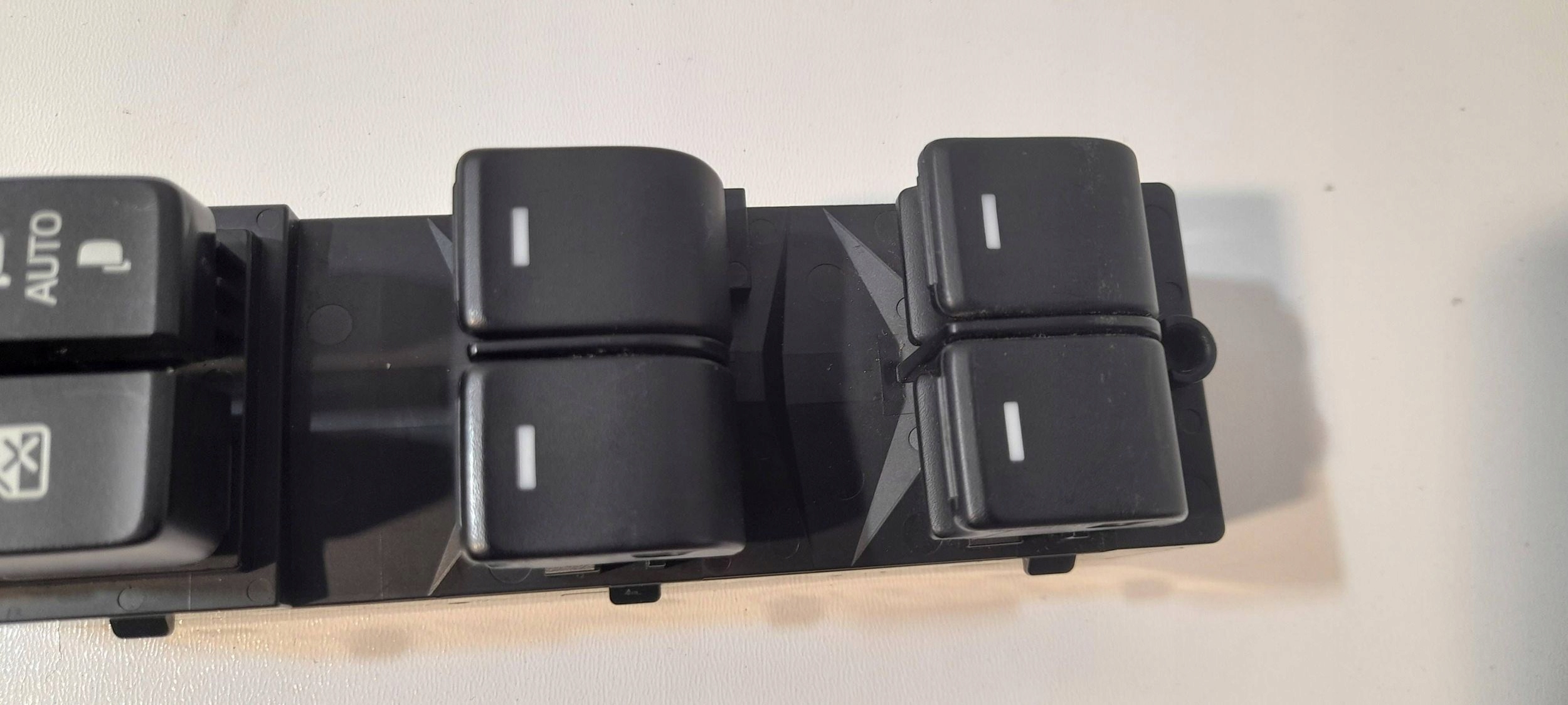 Mazda CX-3 control panel of the window K0021 (R603)