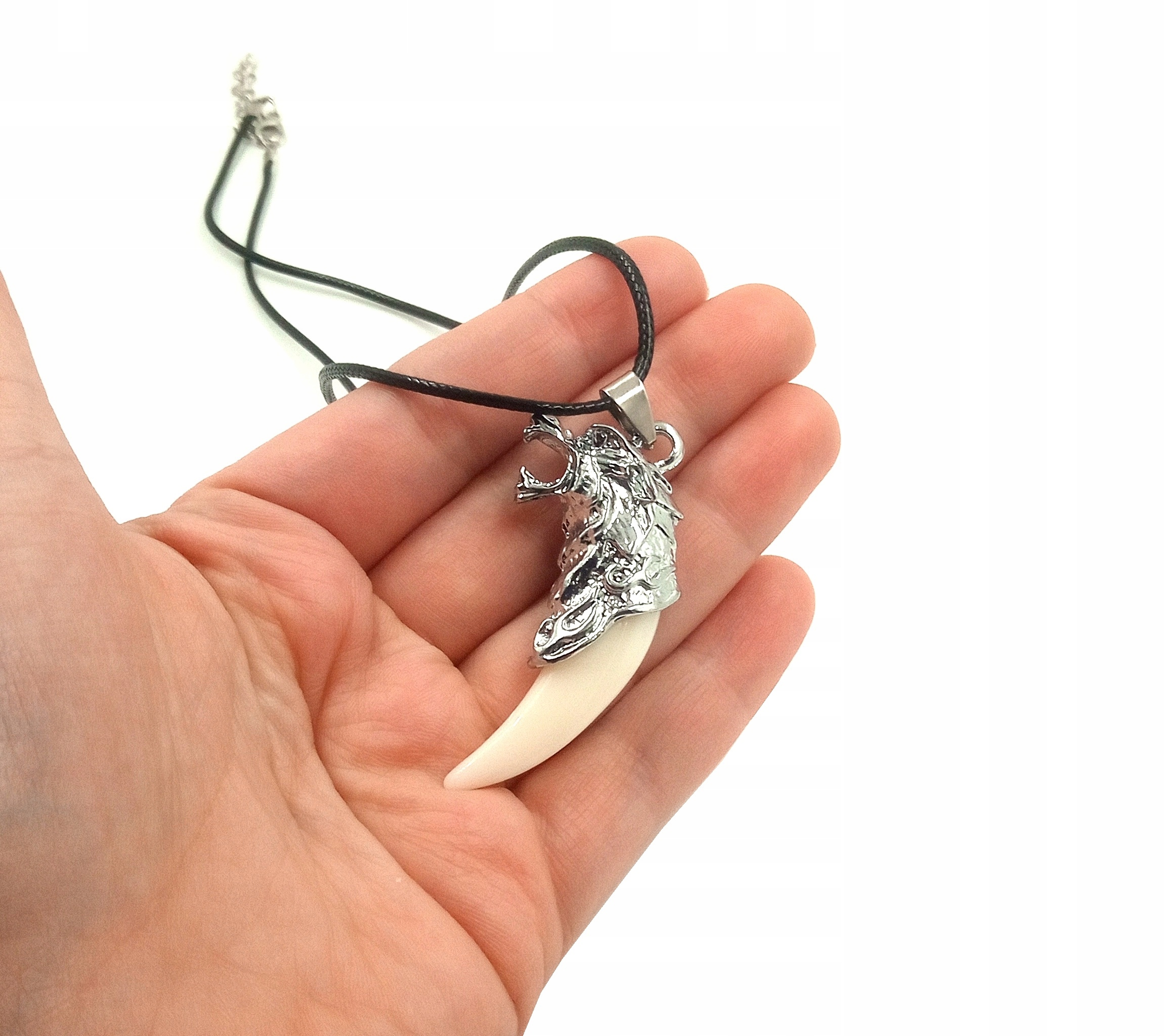 Naszyjnik Wisiorek Kieł Ząb w Głowie Wilka biały Kamień Bez kamienia