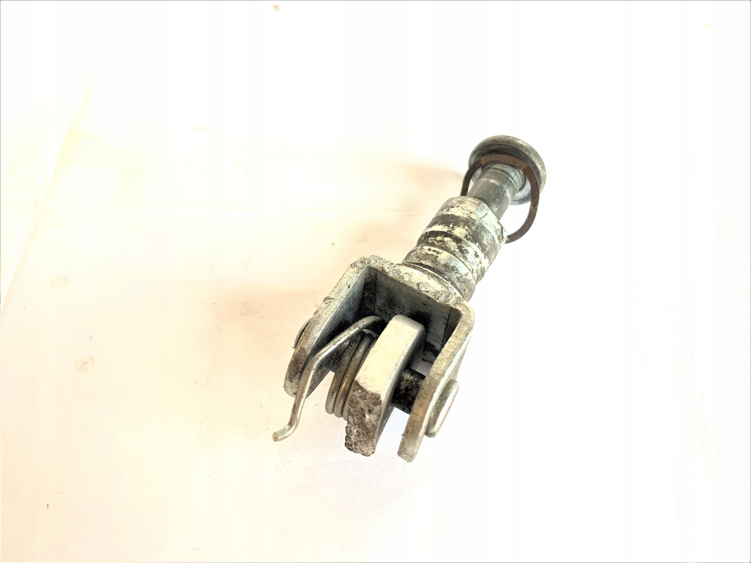 Yamaha fzs 600 fazer mocowanie podnóżka