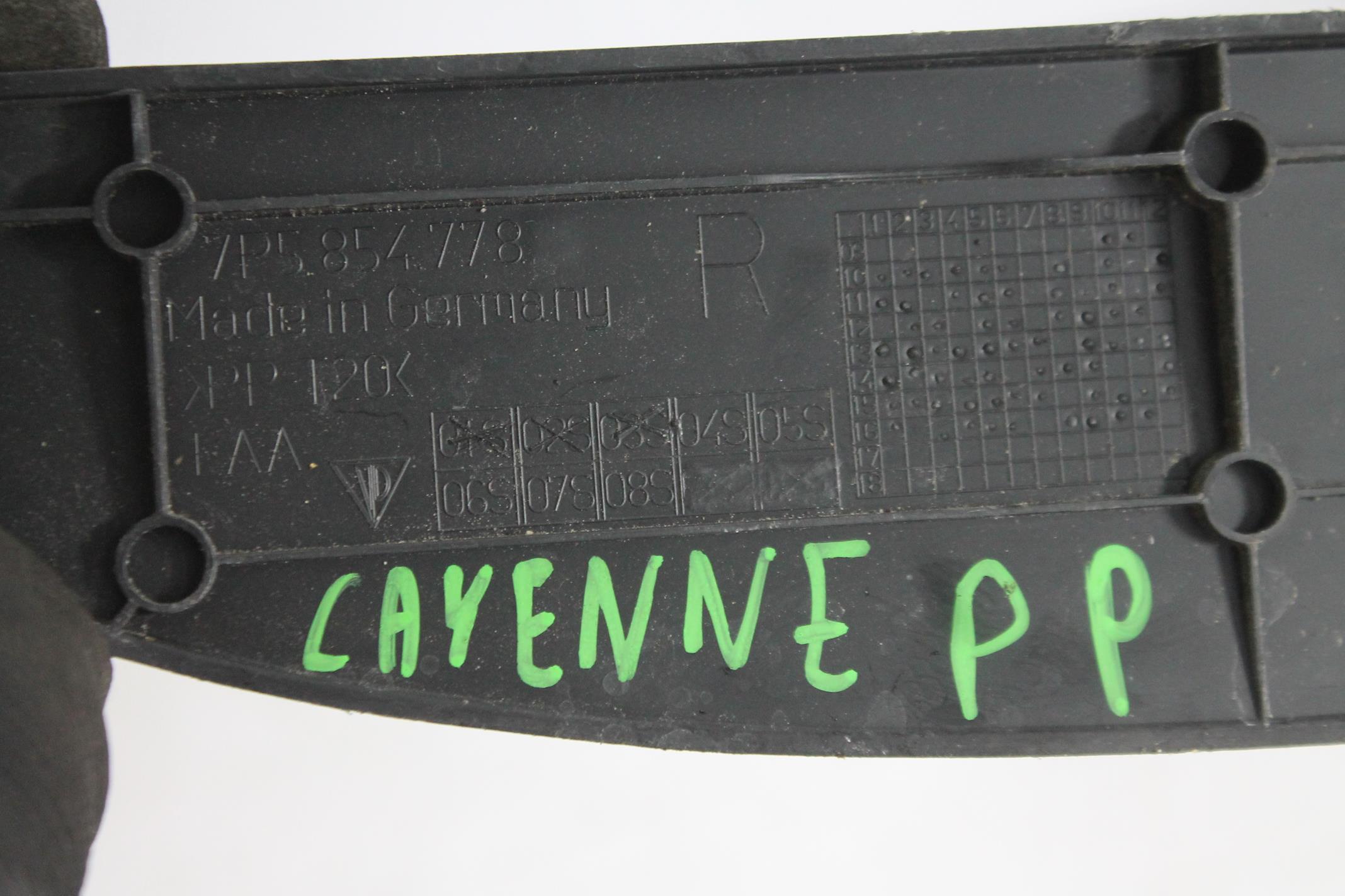 lišta kryt blatníku pravá 7P5854778 CAYENNE 7P