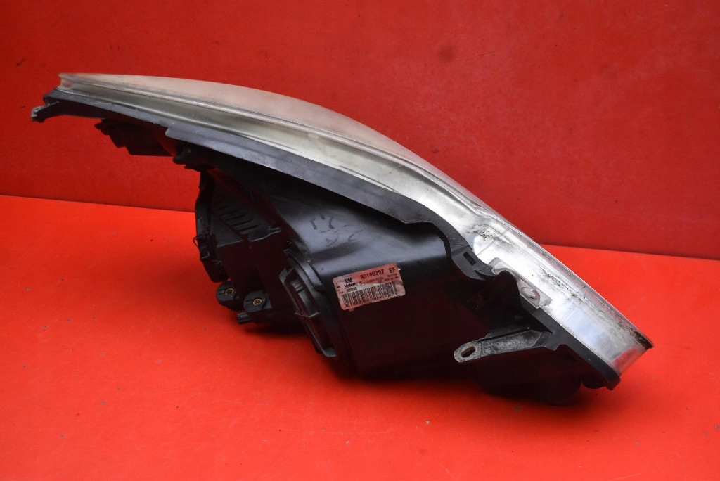 REFLEKTOR left light front EU 93189357 OPEL CORSA D 06-11