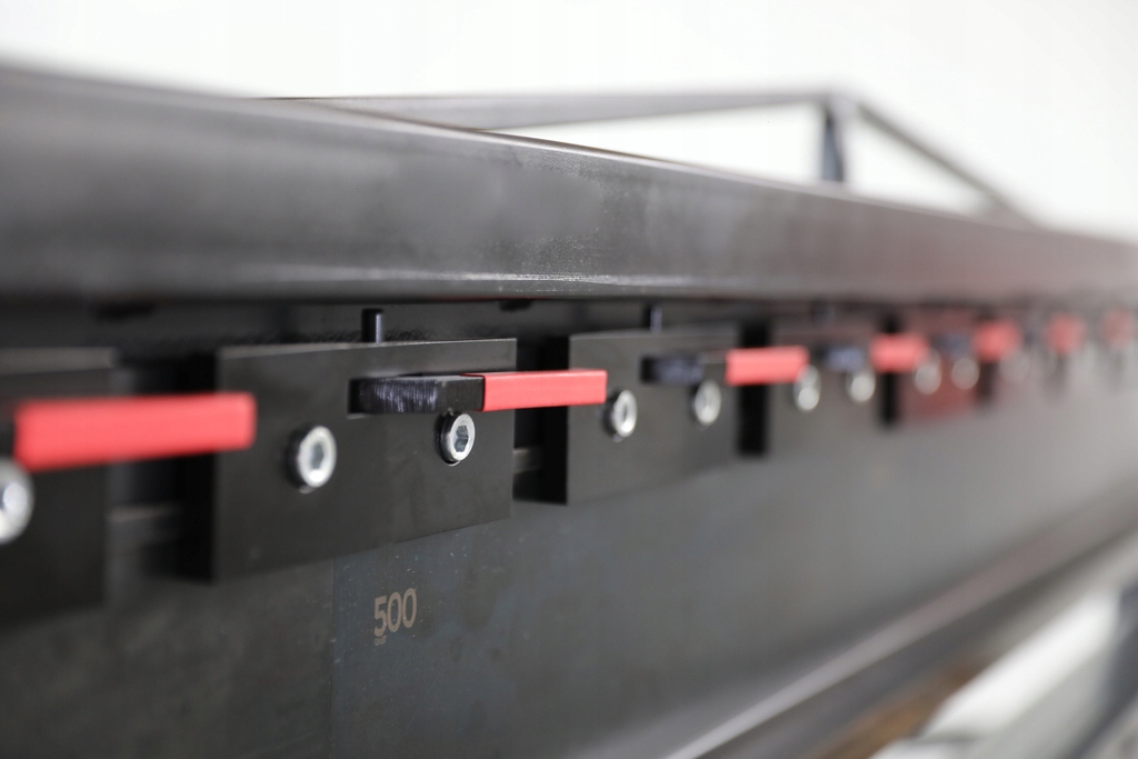 2m Giętarka 3-segmentowa Zaginarka segmentowa do blachy OLMET SG3/2200 +nóż Model OLMET SG3/2200 z  nożem