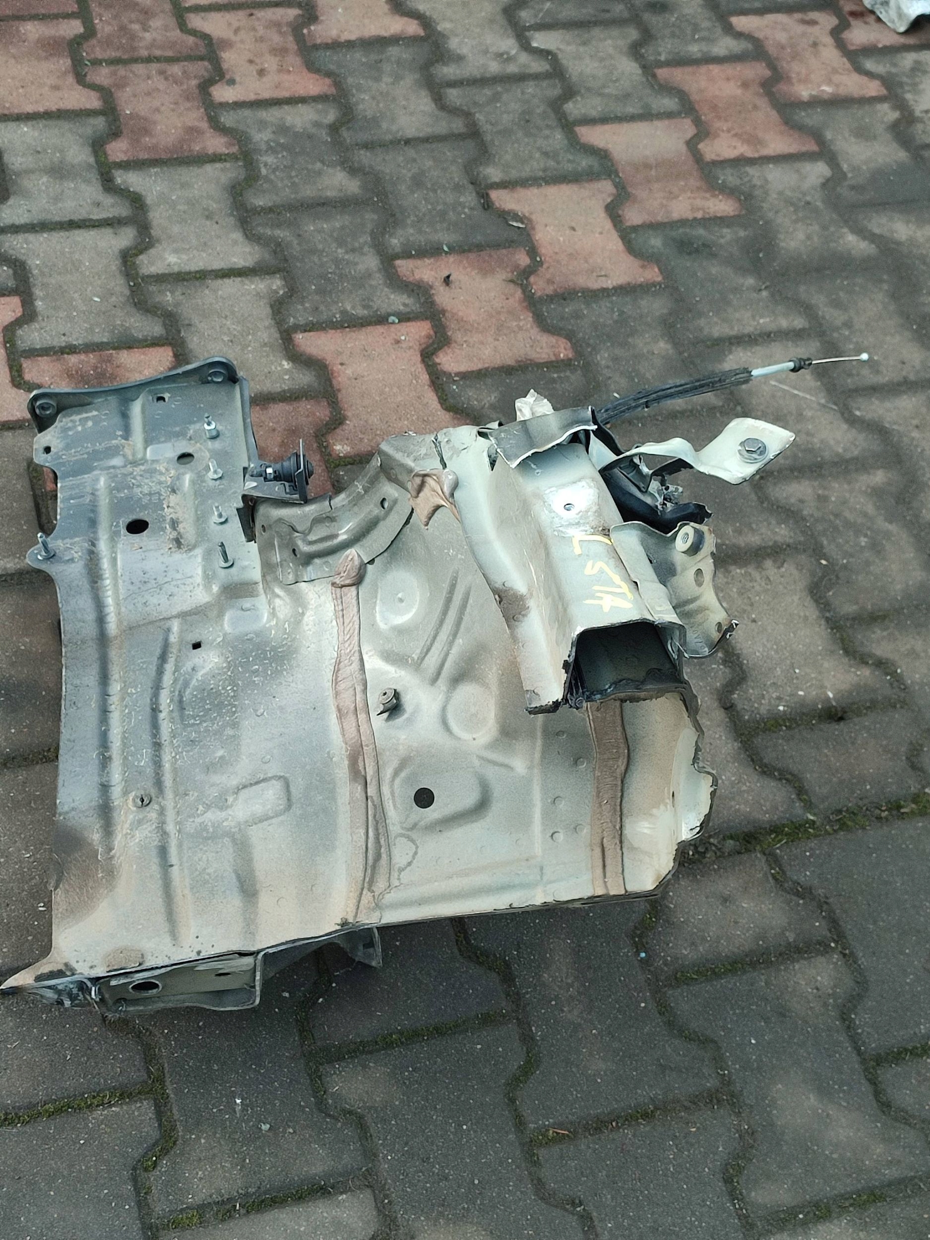 Volkswagen Touran III 2020 left side quarter front