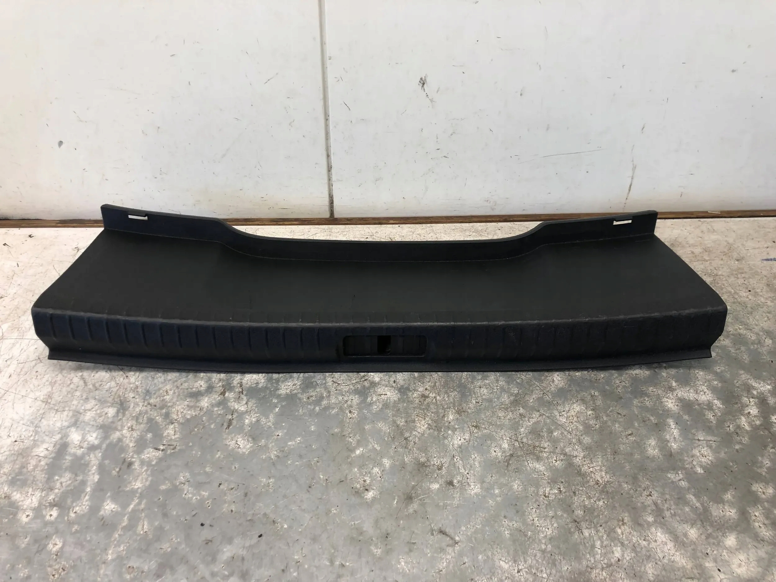 couverture seuil coffre VW PASSAT B8 berline 3G5863459