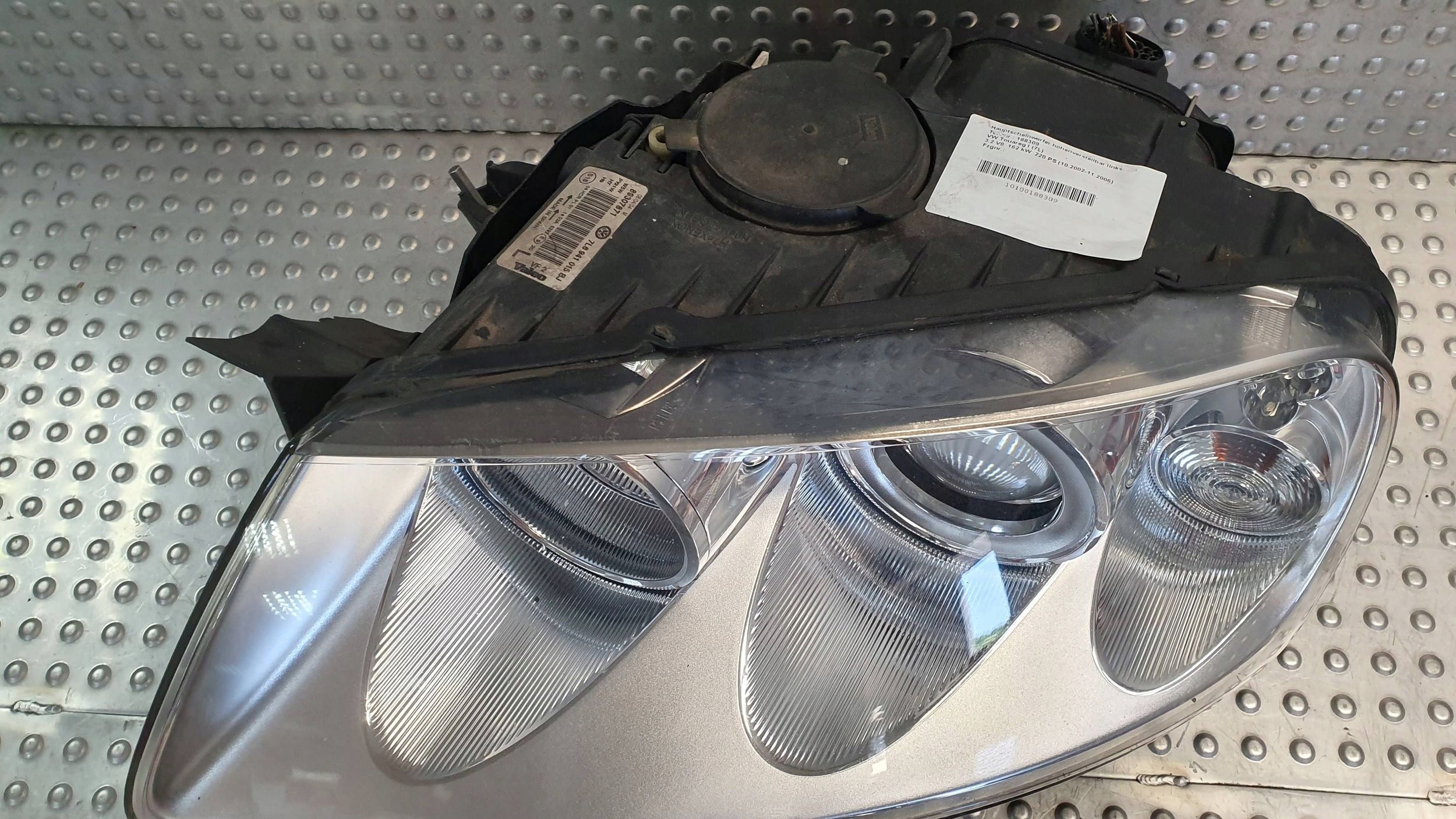 light front left 7L6941015BJ VW TOUAREG and 02