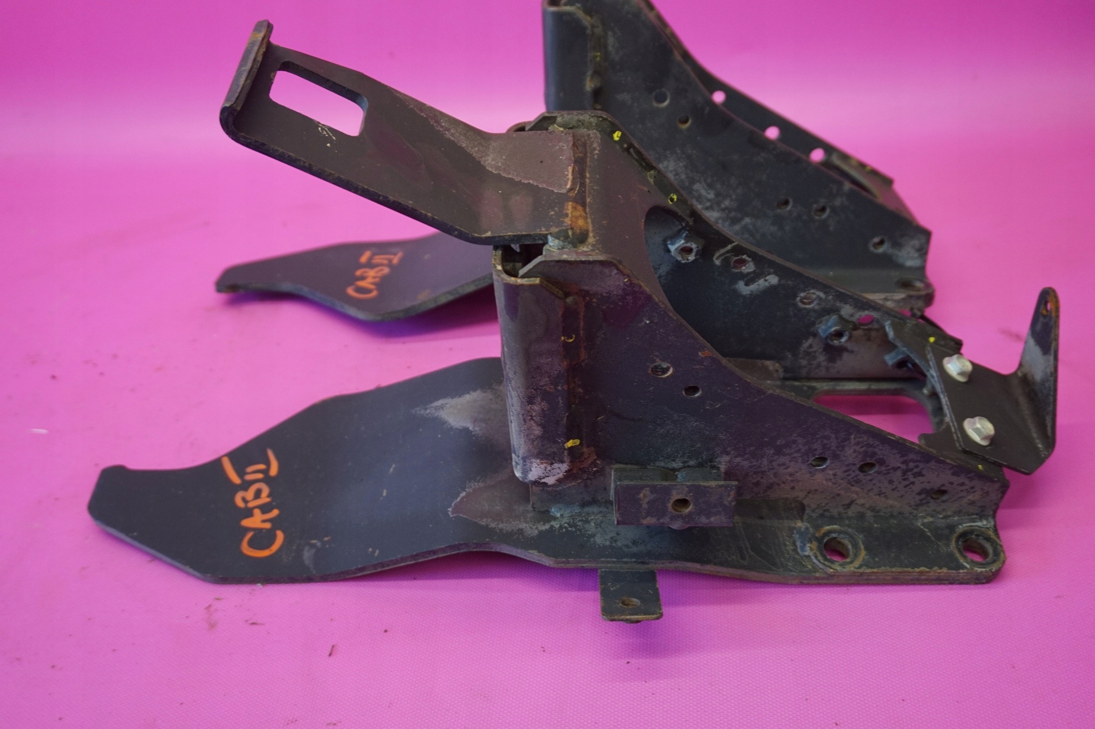 КРІПЛЕННЯ КАБІНИ NISSAN CABSTAR MAXITY NT400 купить в Украине на All