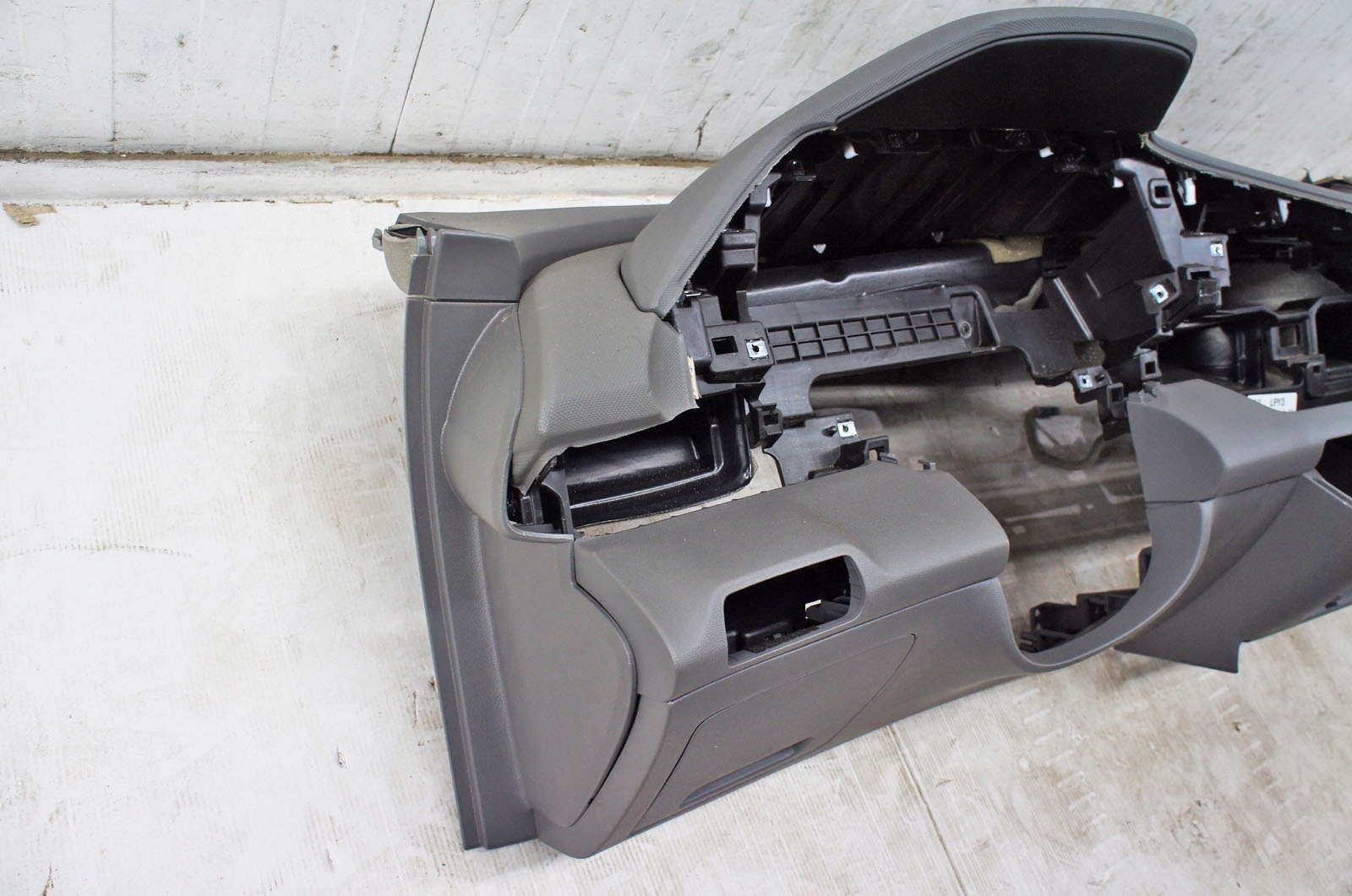 SZ256 Hyundai ELANTRA VII ^ торпеда консоль европа