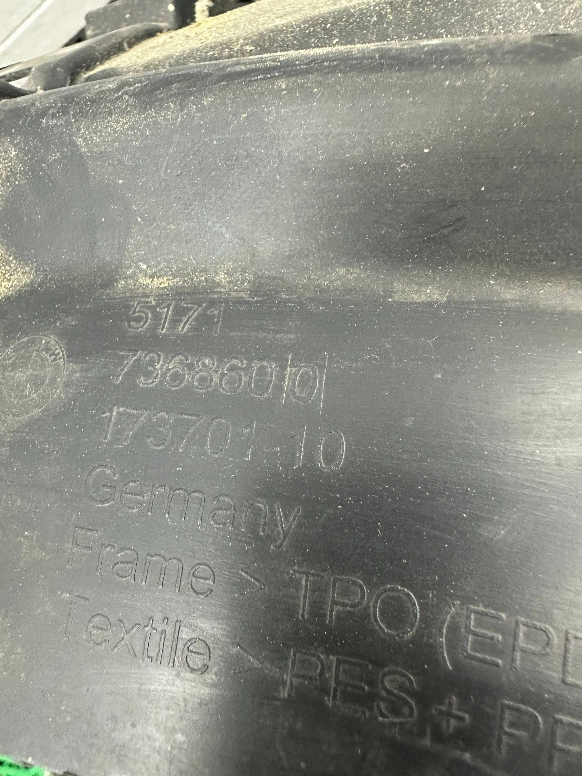 podblatník přední předek strana pravá BMW i3 7368600