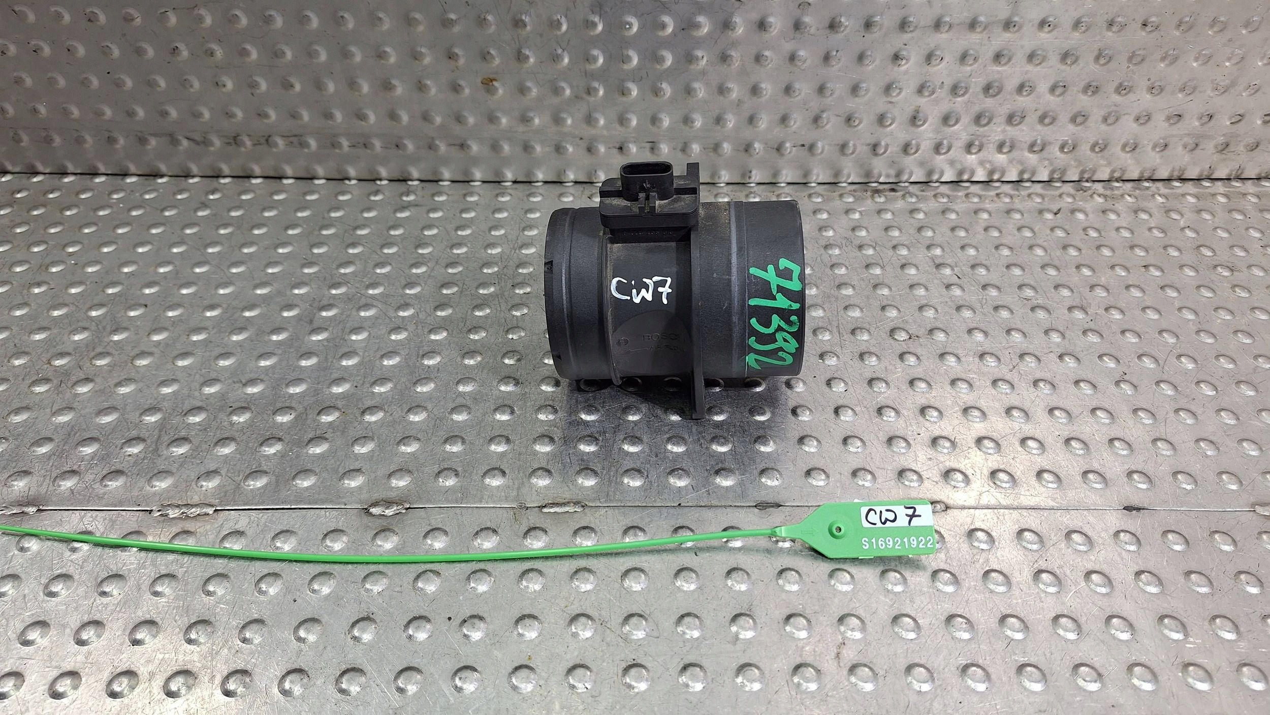 flow meter air 03L906461A VW GOLF VI A3 8P CADDY III 2.0 TDI