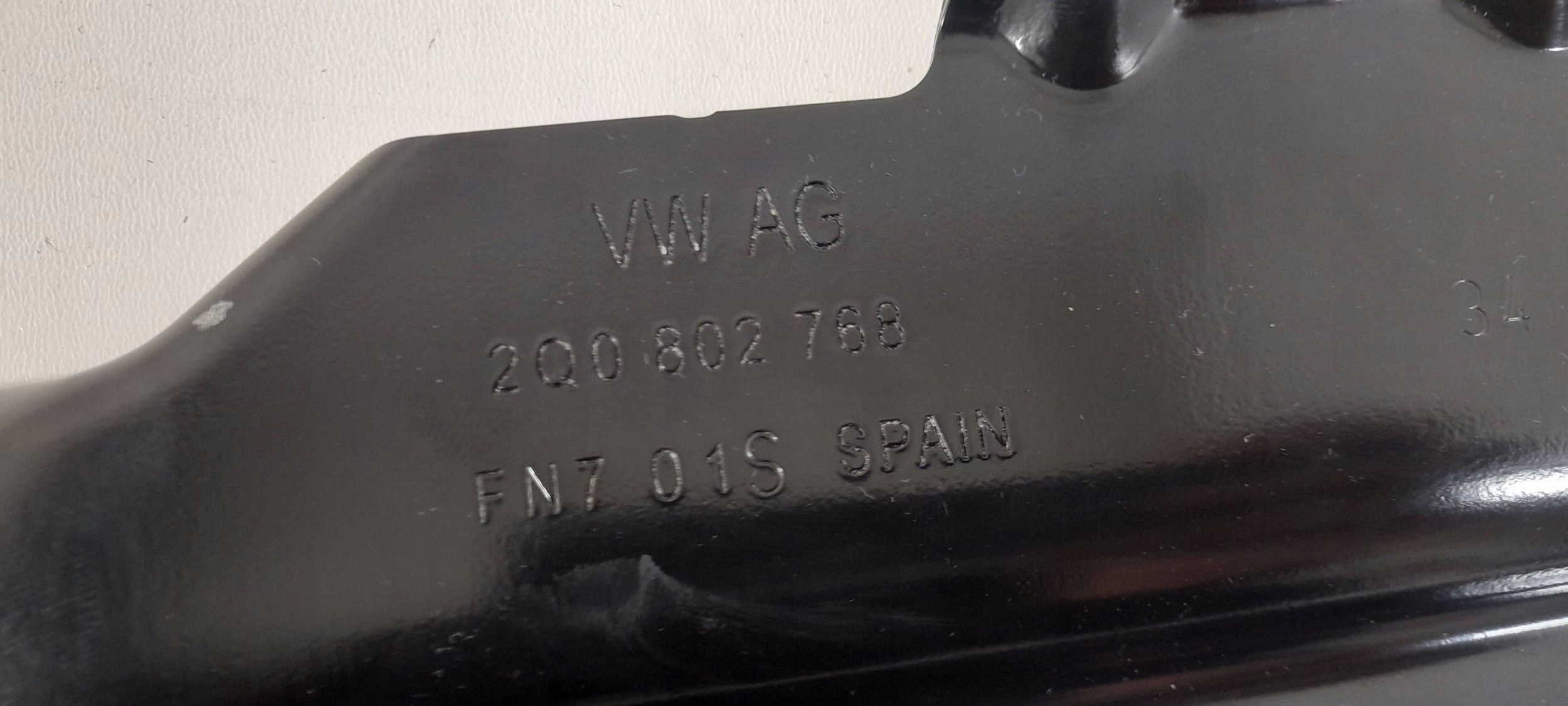 Volkswagen Taigo lower holder radiator 2Q0802768 (TA23)