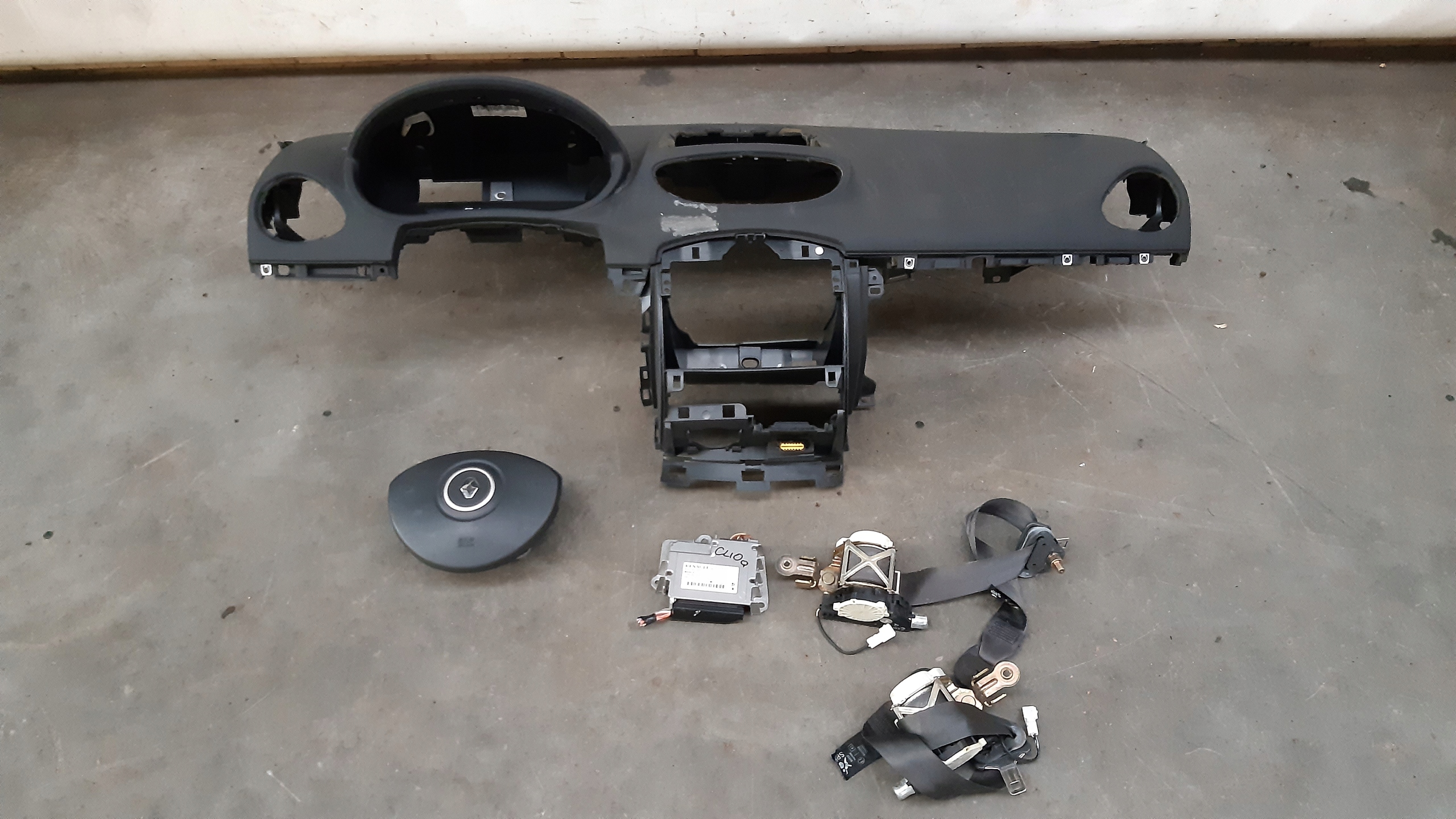 dashboard console airbags sensor tension belts kpl Renault Clio III