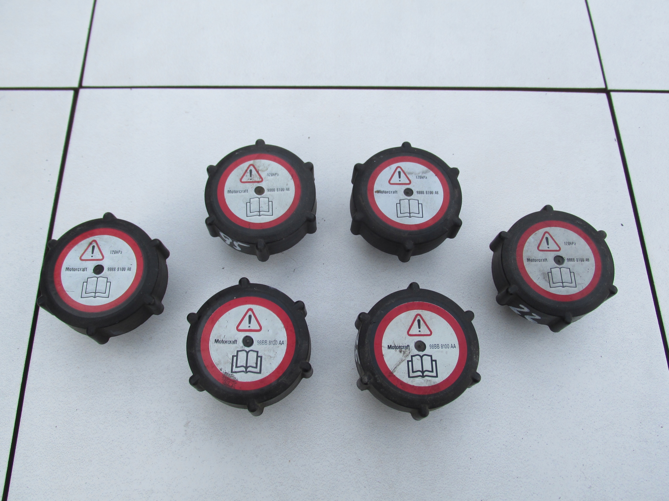 KOREK ZBIORNICZKA WYRÓWNAWCZEGO MONDEO MK3 01-07 R