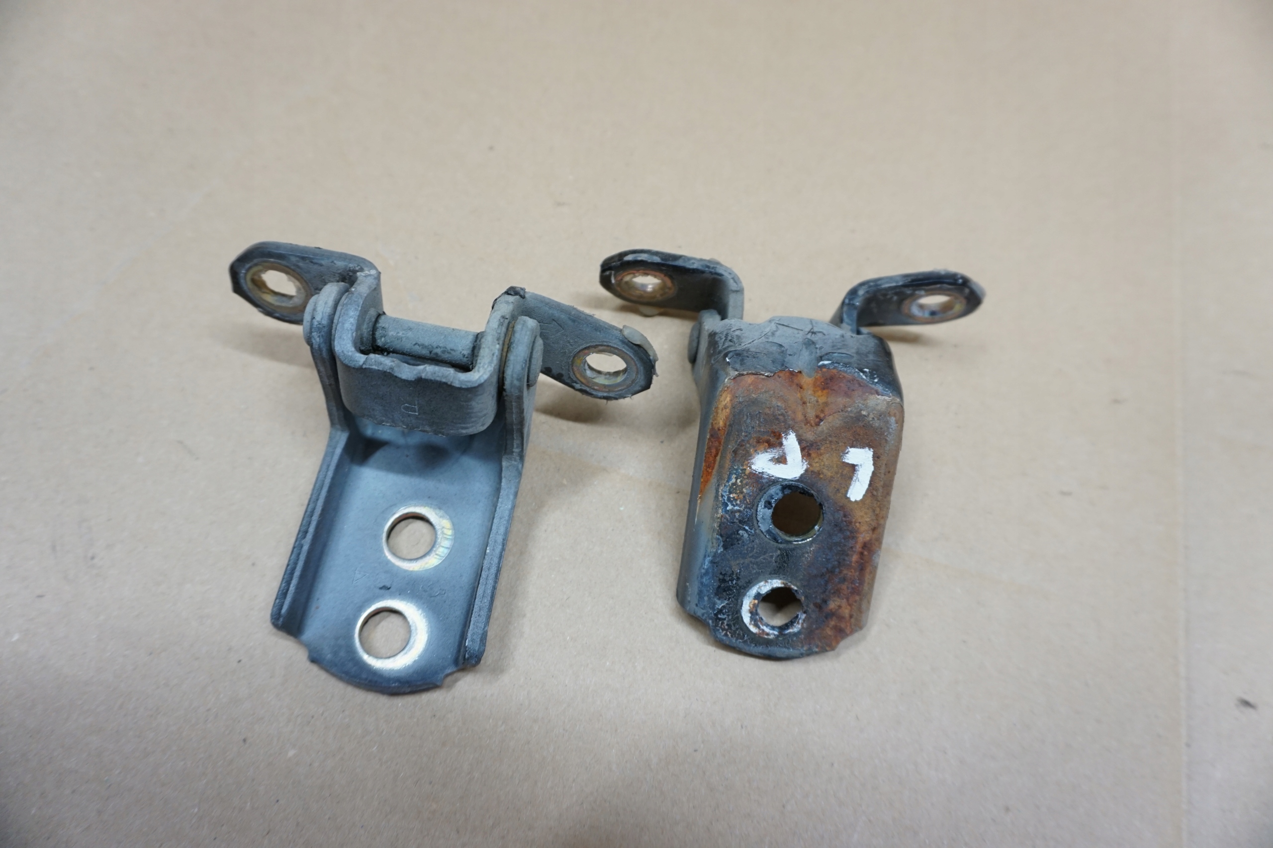 PATROL ZAWIAS ZAWIASY DRZWI LEWY PRZÓD GR Y61 KPL