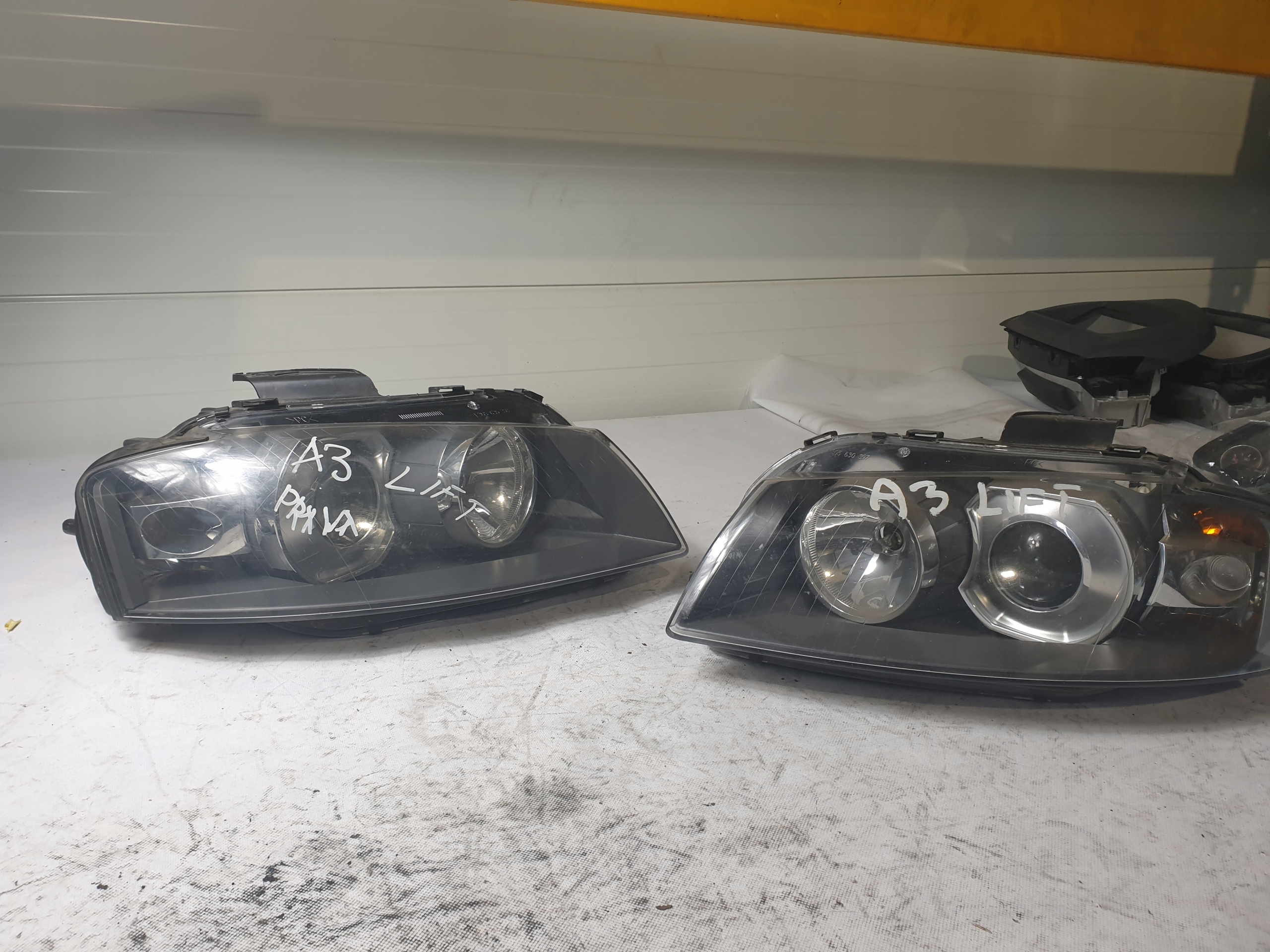 AUDI A3 8P LAMPY PRZÓD KOMPLET XENON AUDI A3 8P LAMPY PRZÓD KOMPLET