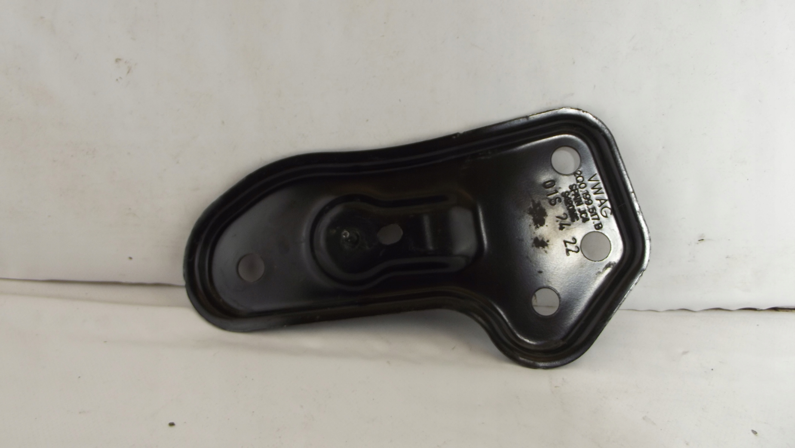 Seat Skoda VW console holder sanek left front 2Q0199517B