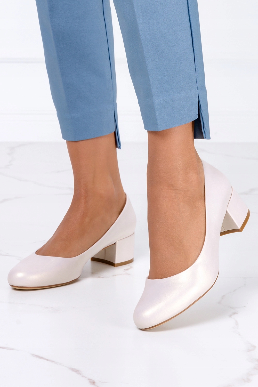 CZÓŁENKA DAMSKIE PERŁOWE NISKI OBCAS SŁUPEK SKÓRZANA WKŁADKA MODNE r 40 Marka Sergio Leone