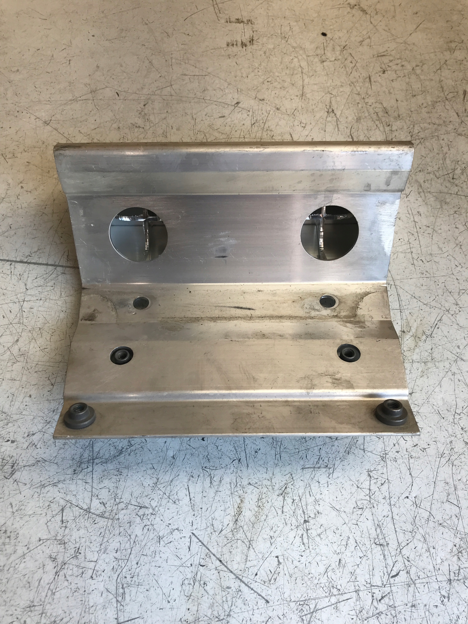 AUDI R8 PLUS 4S кронштейн крепление сзади 4T0813483C