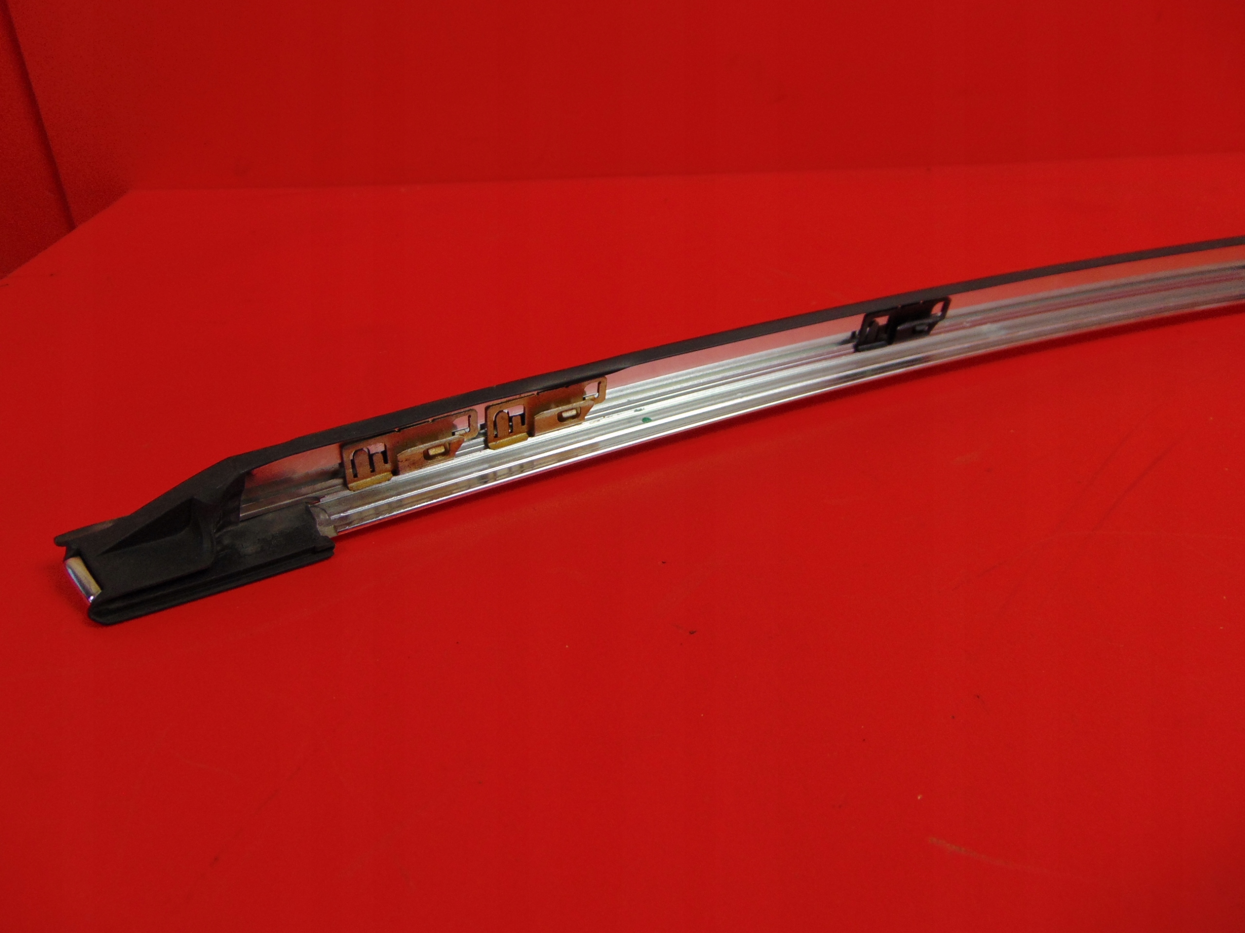 MERCEDES R-KLASA W251 KROTKI moulding CHROM door left front front upper