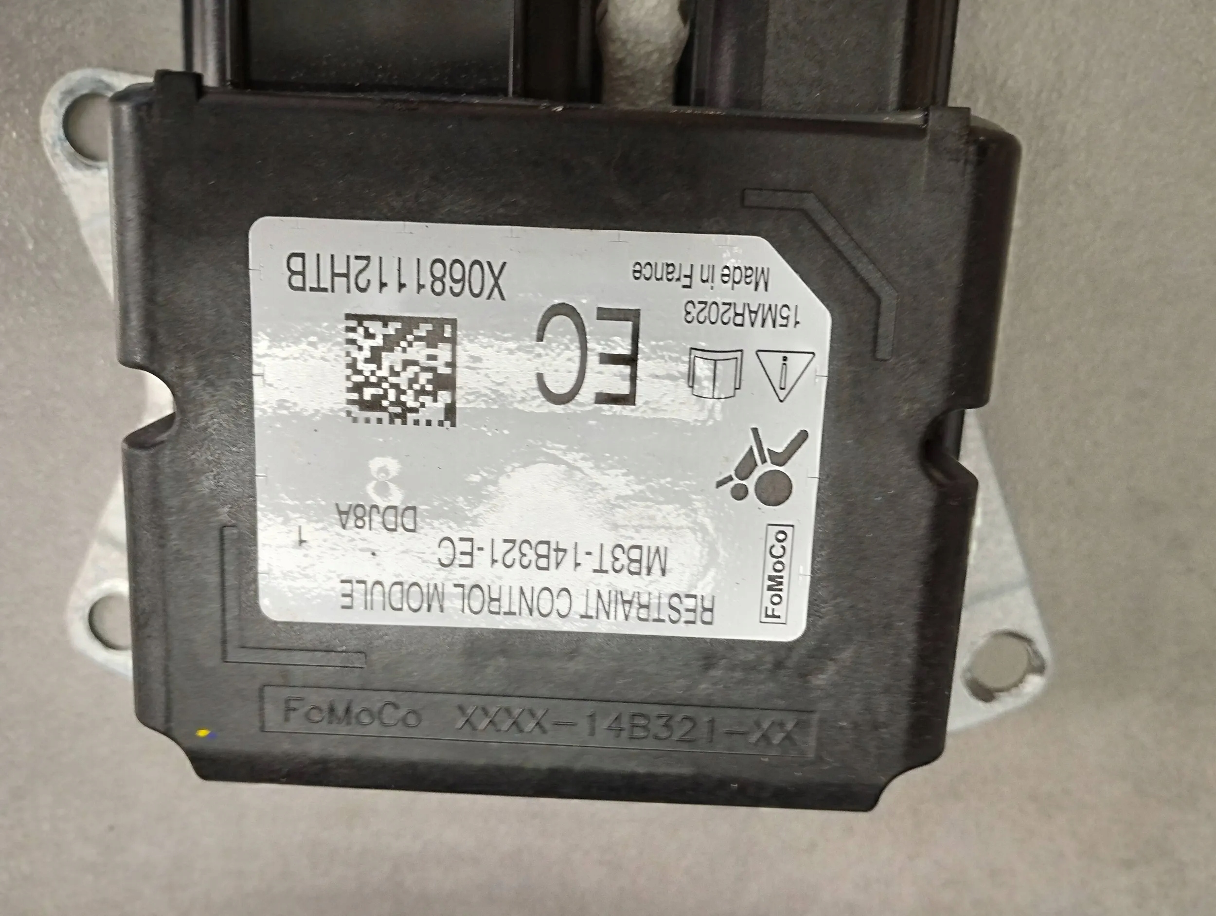 VW Amarok II dashboard panel airbags tension belts original