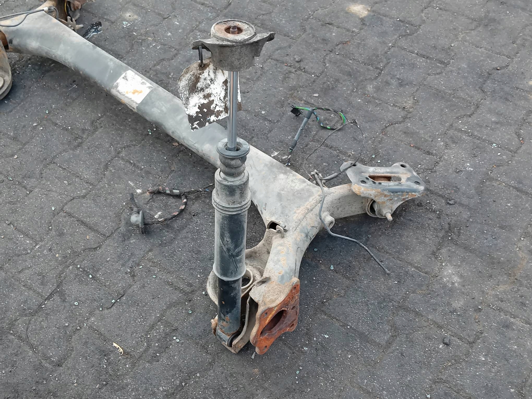 träger / Achsträger heck PEUGEOT 307 HB