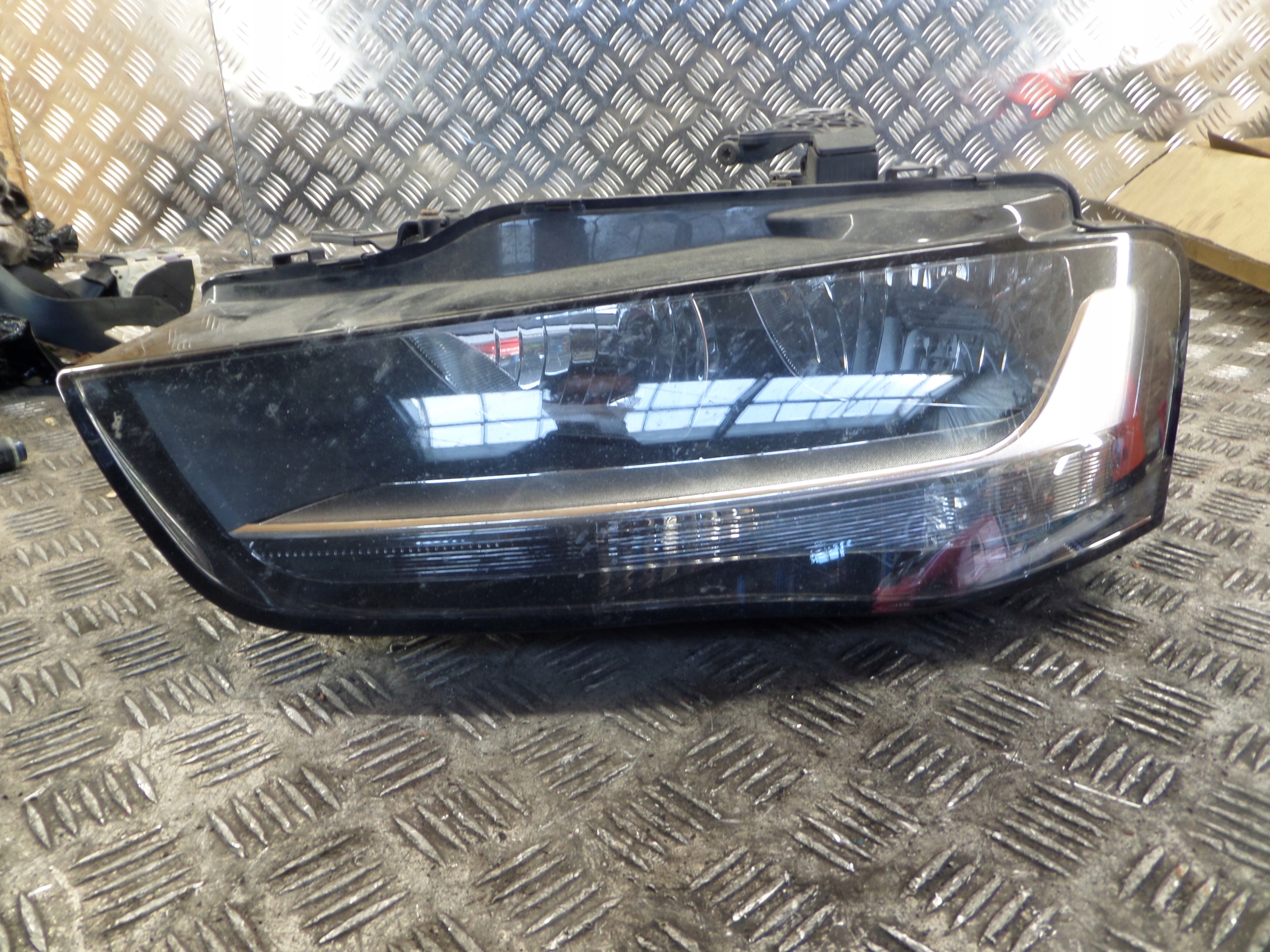 AUDI A4 B8 LIFT 2012-2015 light left front 8K0941003AC