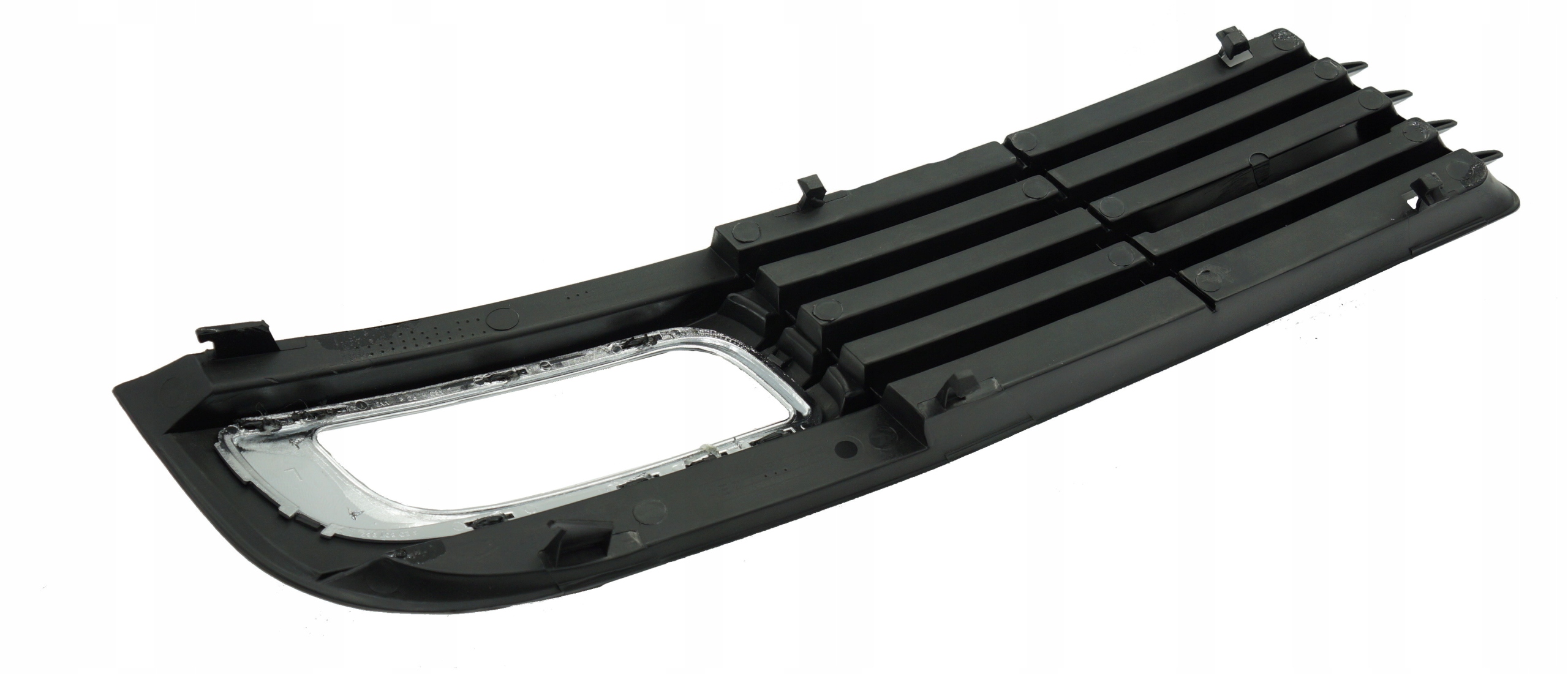 4E0807679B - AUDI A8 D3 лифт левая решетка бампер крышка