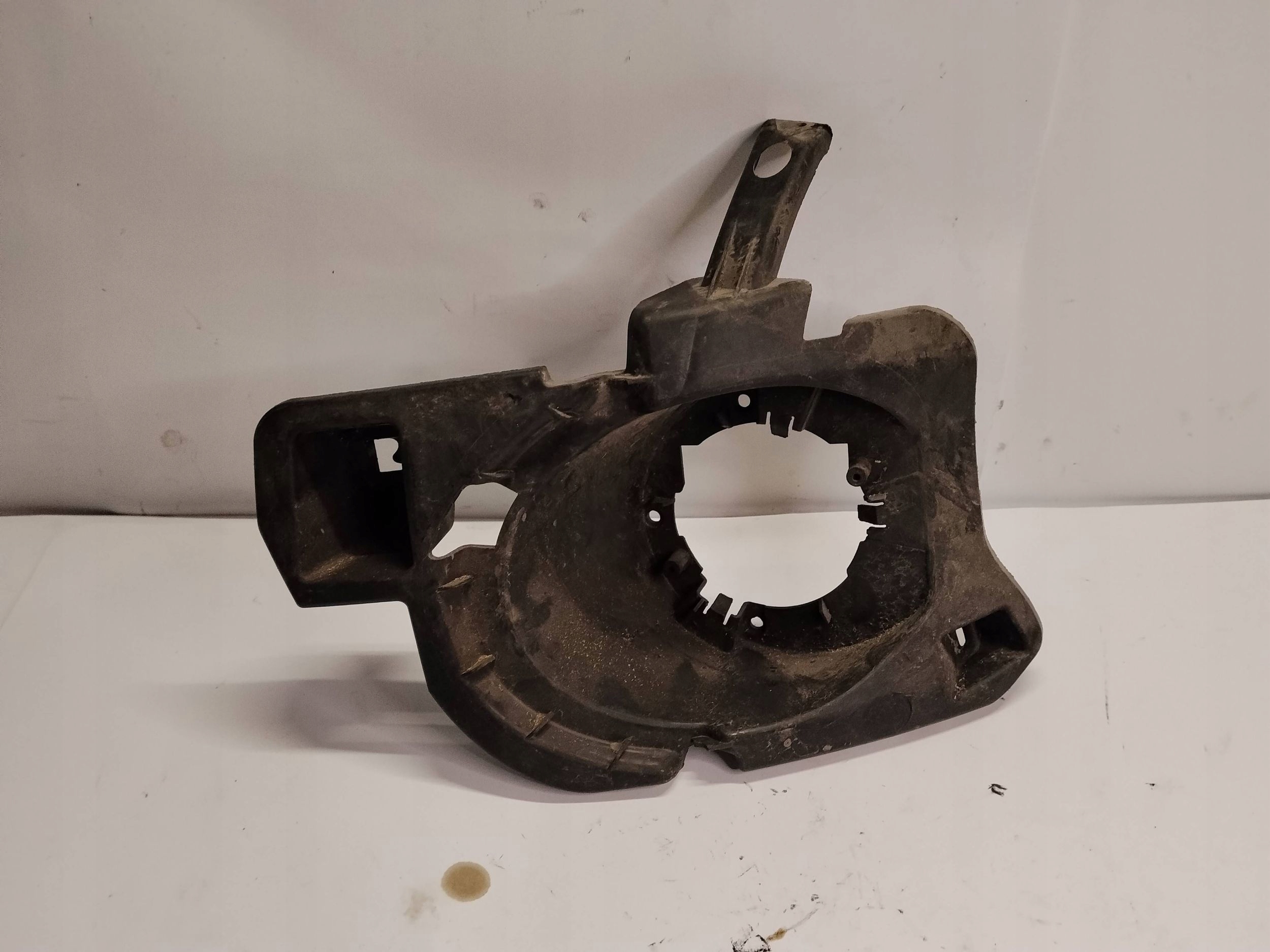 Support plaque Feux antibrouillard Droit Citroen Berlingo 2008-2018 9677621280