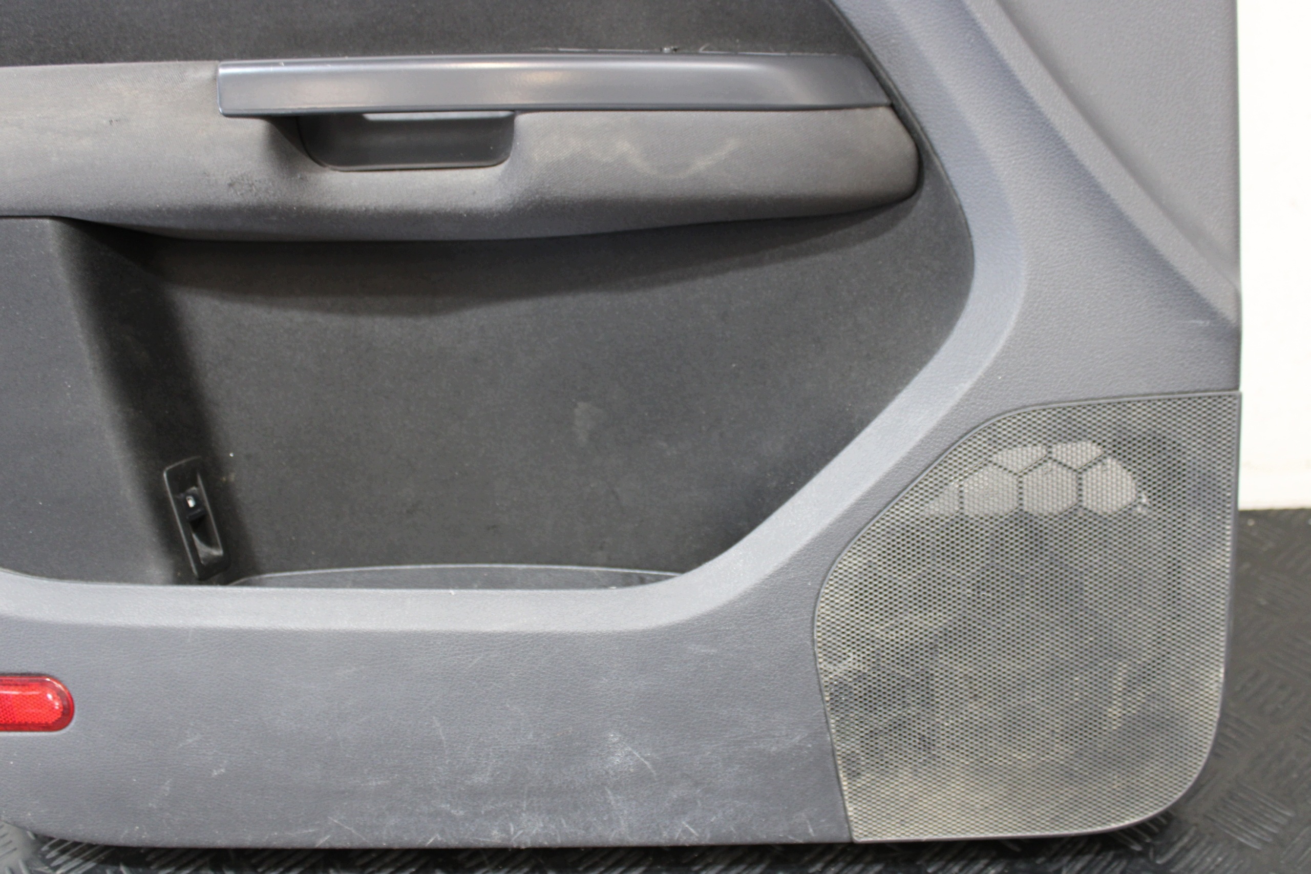 upholstery side door left front VW TOURAN 1T0 1T LIFT