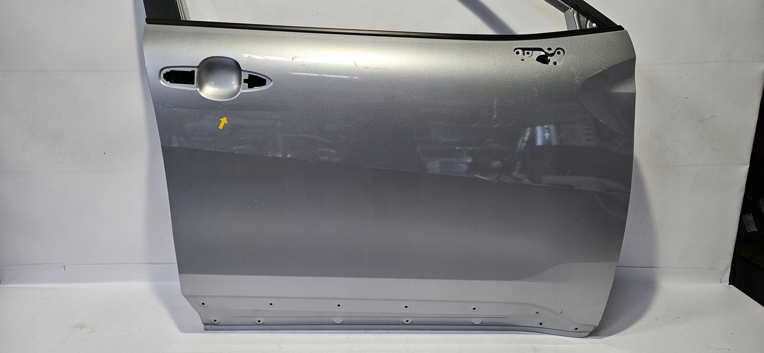 door right front TOYOTA COROLLA CROSS 22