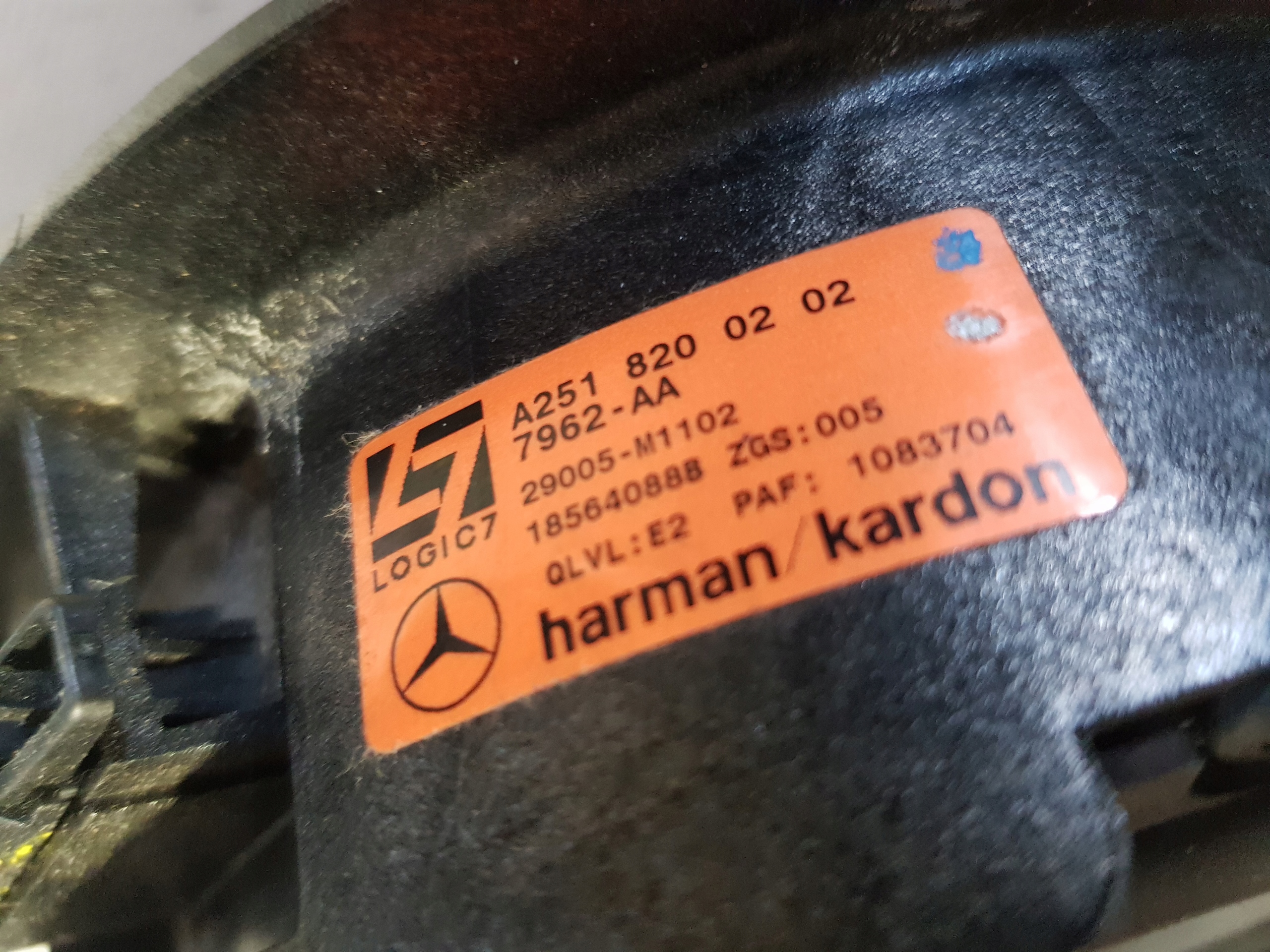 speaker HARMAN KARDON MERCEDES W251 LOGIC 7
