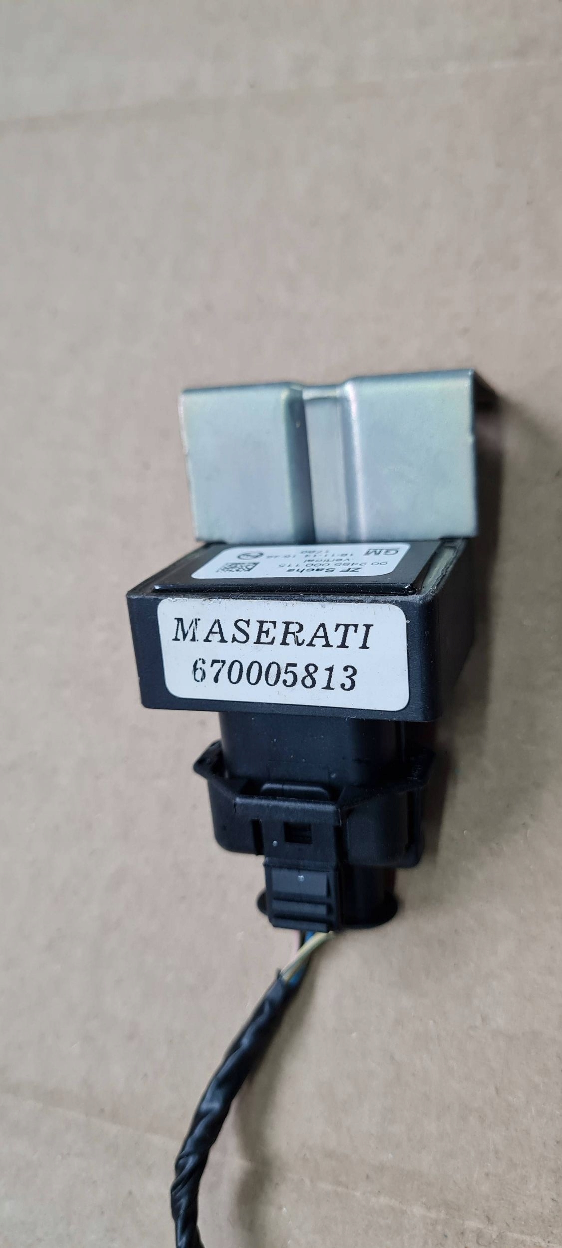 Maserati Quattroporte VI module control unit sensor PRZYSPIESZENIA 670005813