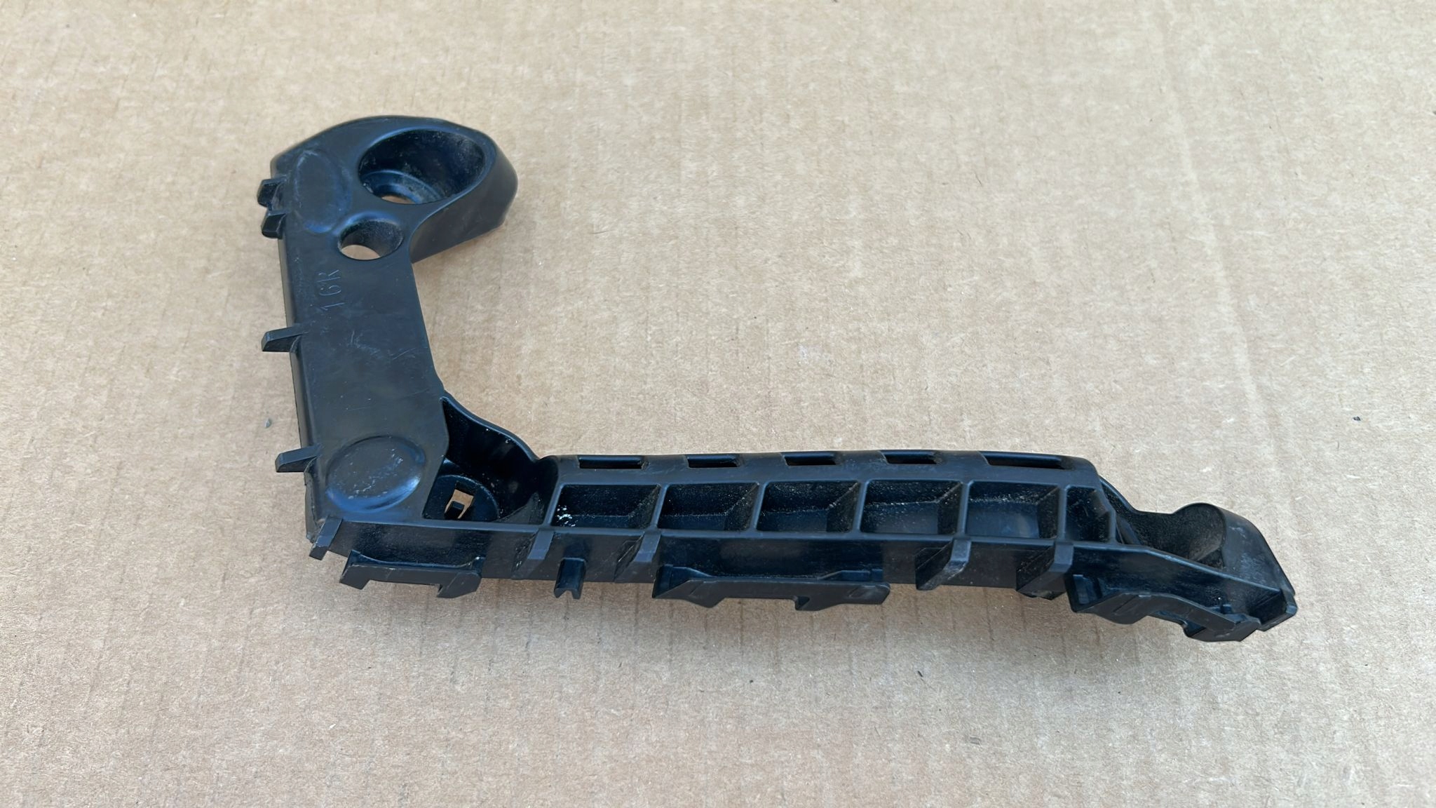 bumper bracket right front front TOYOTA COROLLA E21 19- KOMBI HB
