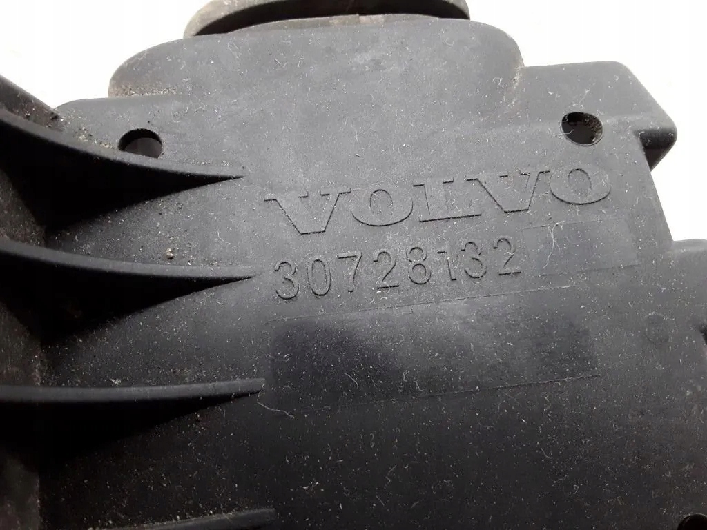 volvo XC90 2.4 блок предохранителей