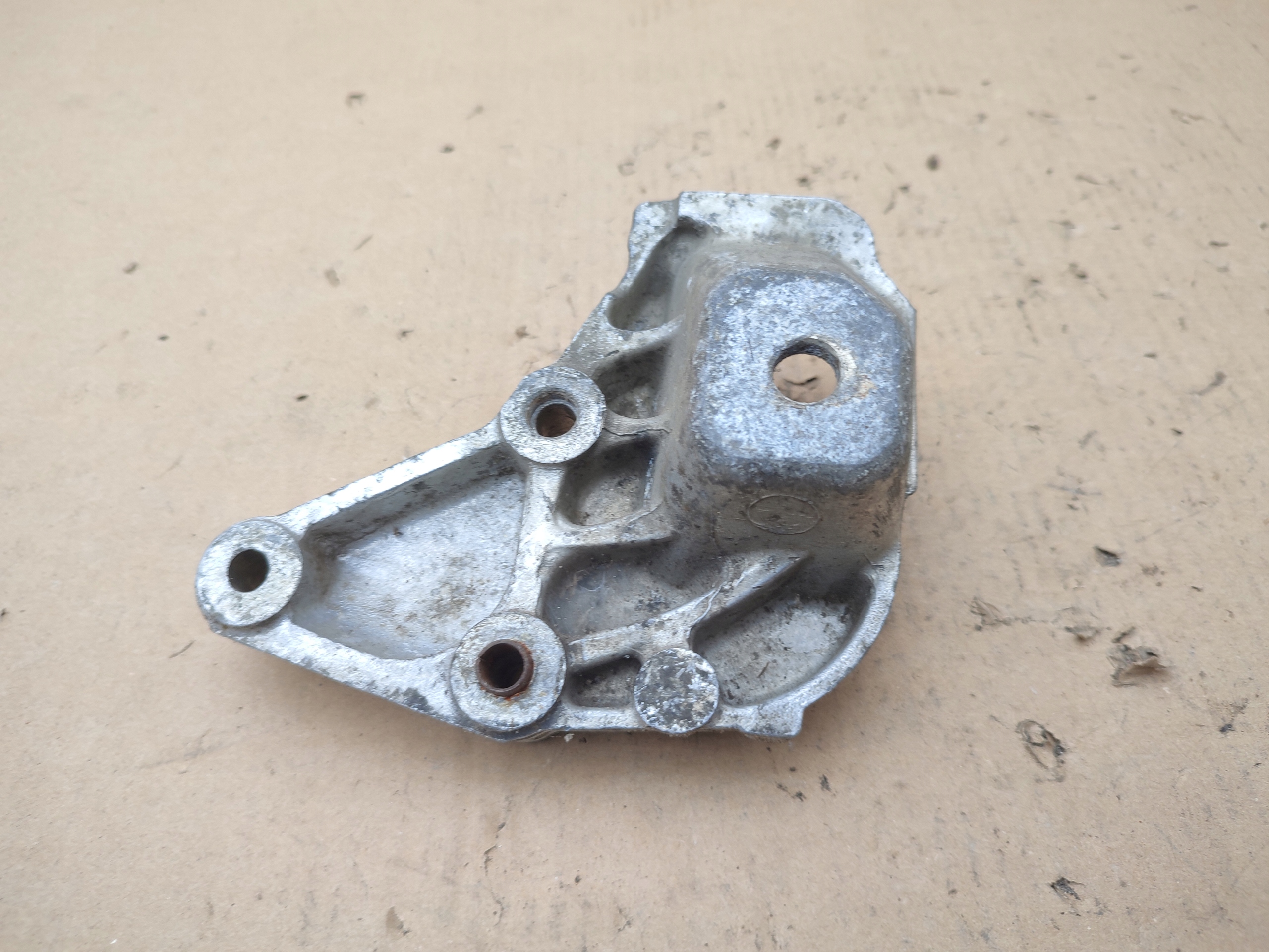 engine mount PEUGEOT 407 2.0 16V 9647029580