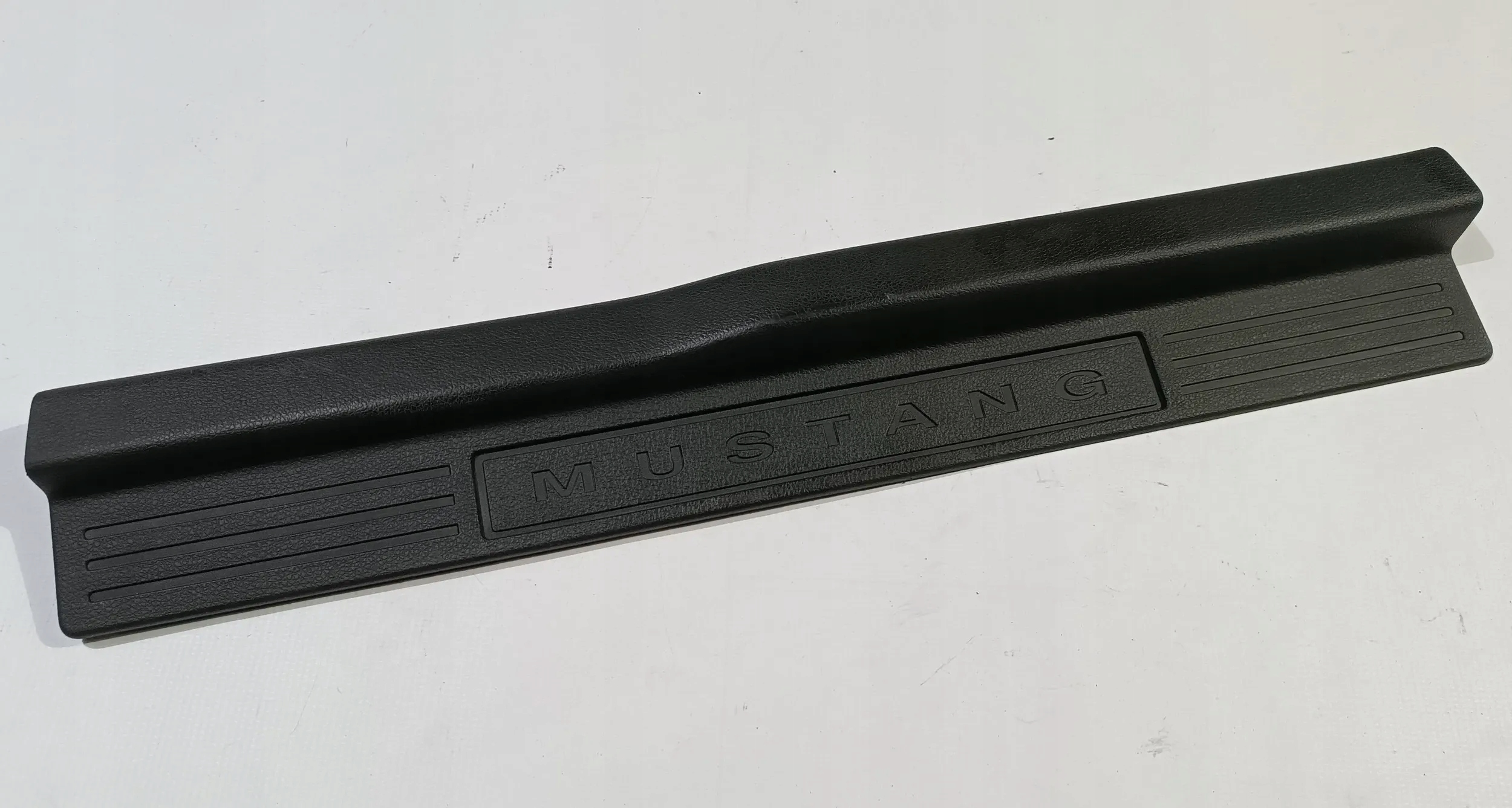 cover cap moulding of the threshold threshold left Ford Mustang V 2010-2014