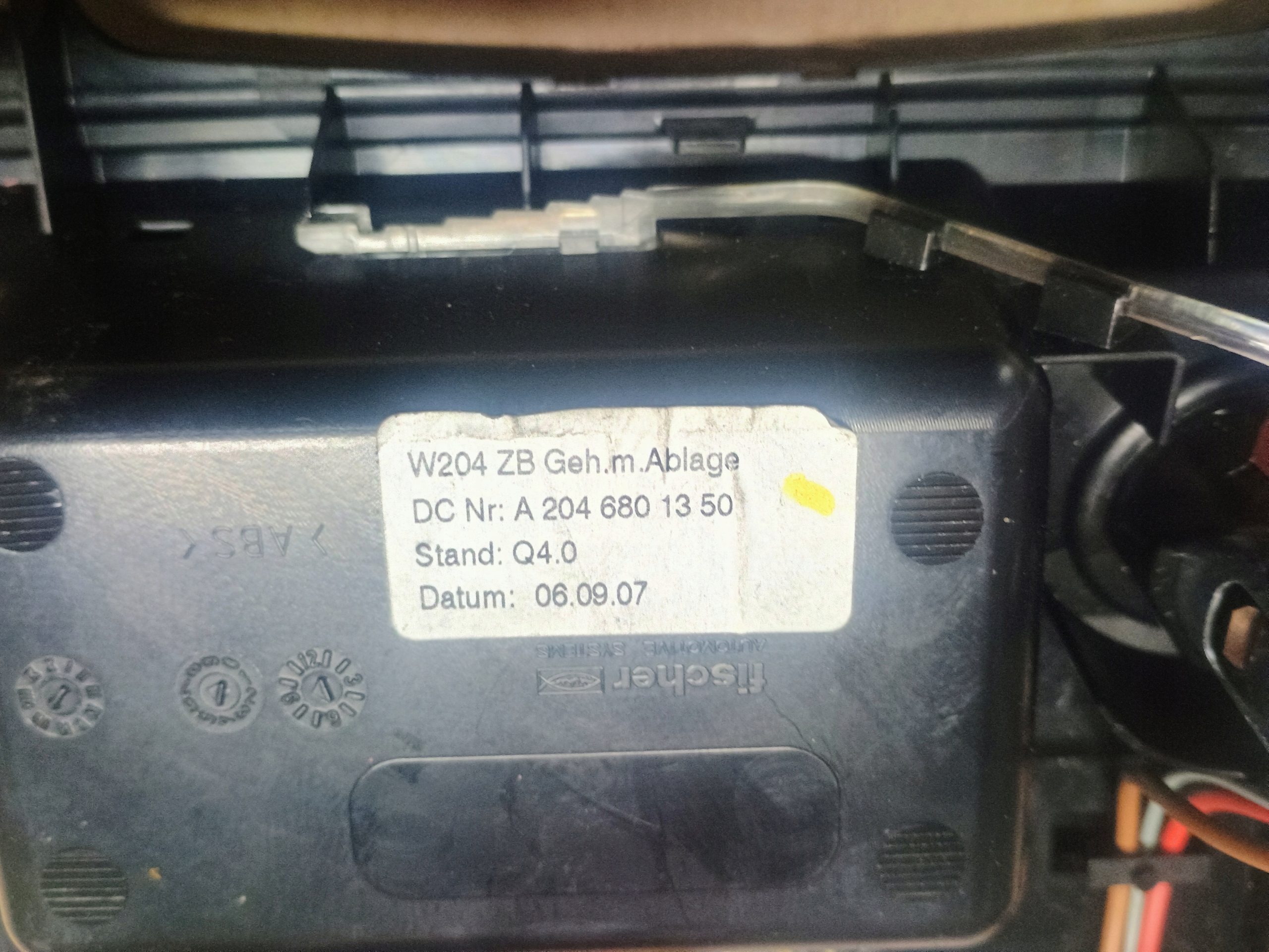 Cendrier A2046801350 MERCEDES C W204