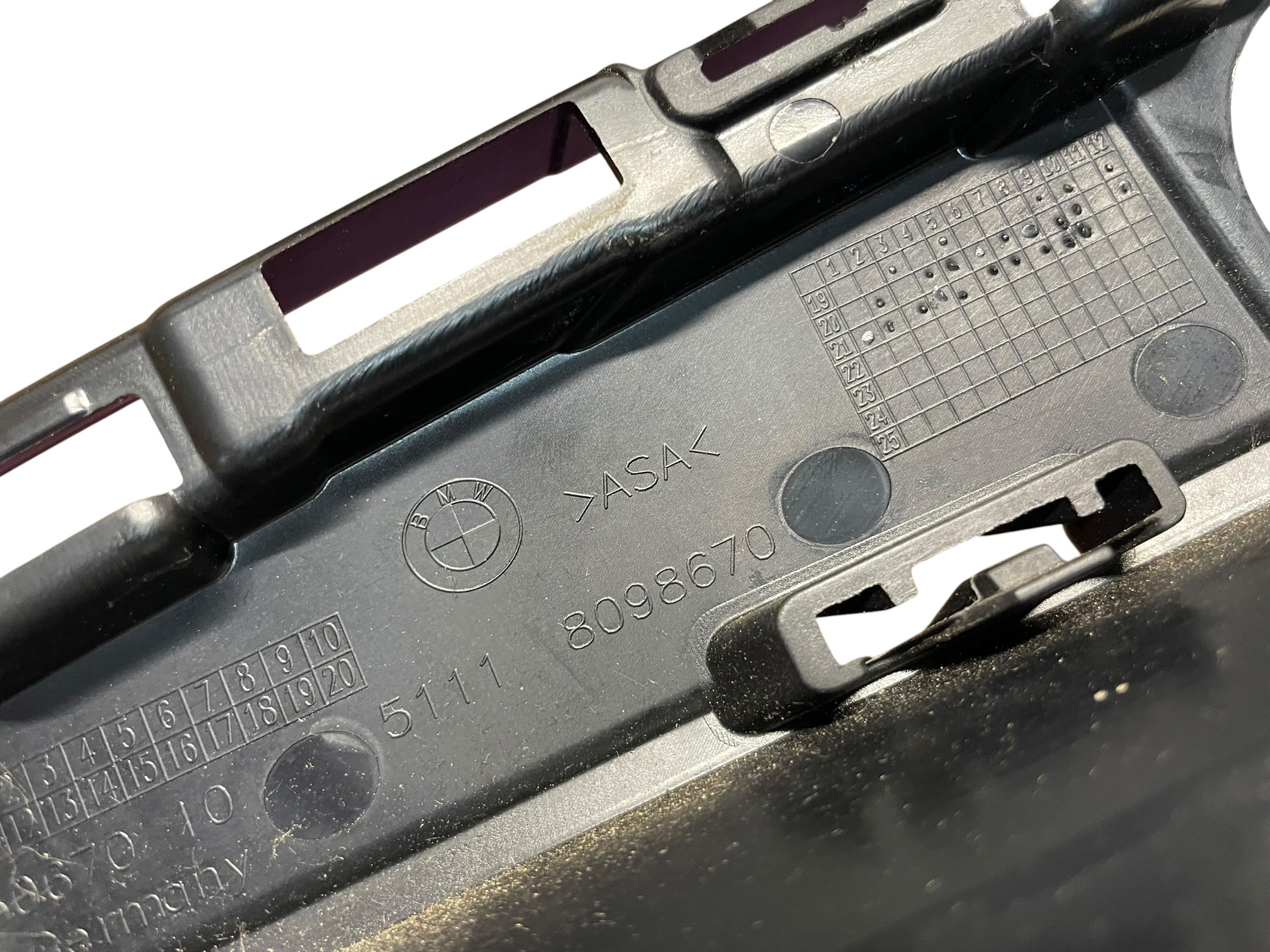 grid of a bumper right front BMW G30 G31 LIFT m-packet