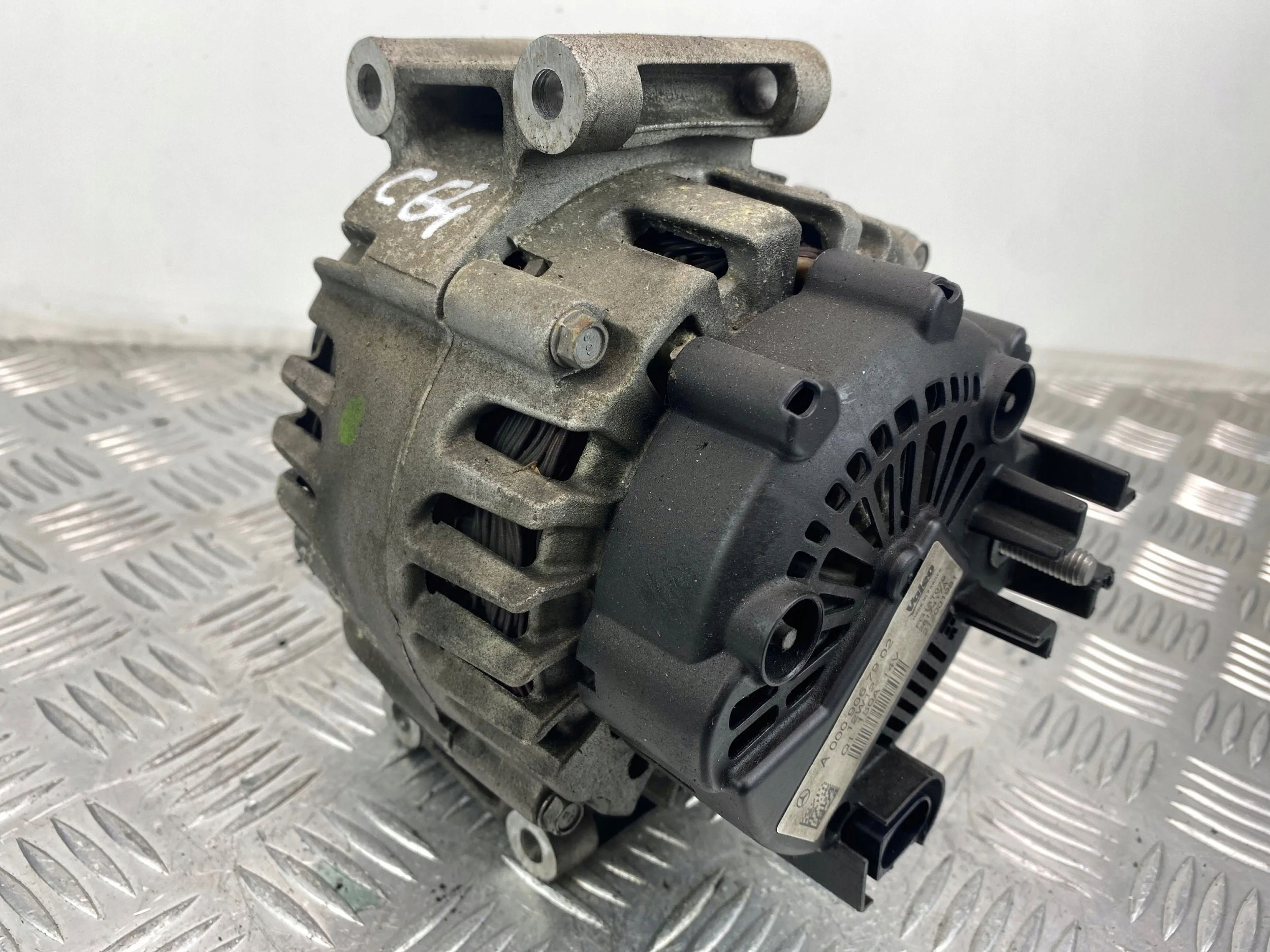 Mercedes E200 CGI W212 alternator A0009067902 271820