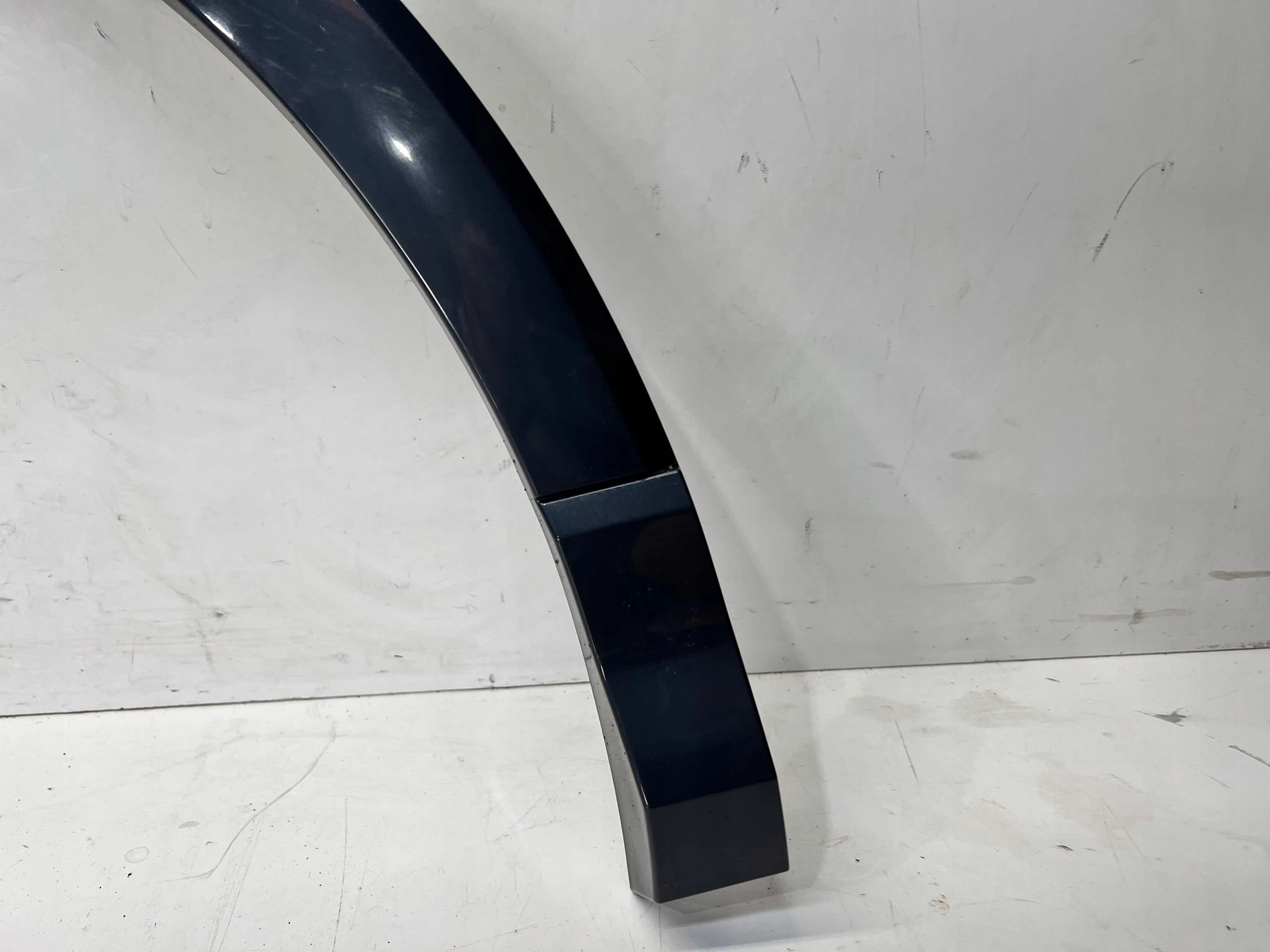 Moulage Z Aile Couverture Droite Arrière AUDI Q4 E-TRON 89A853818E
