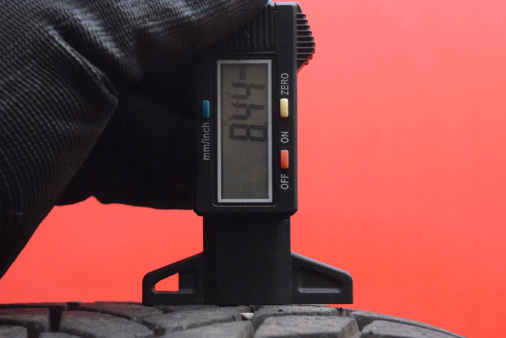 tyre tyres 2 SZT LASSA ZIMA 225/55/17 25R