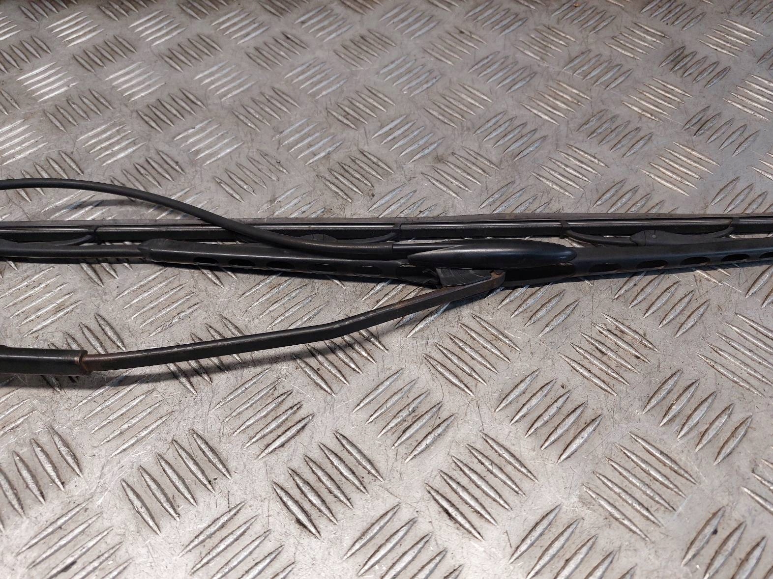 wiper arm left + right front RENAULT PREMIUM 420 and 56671677