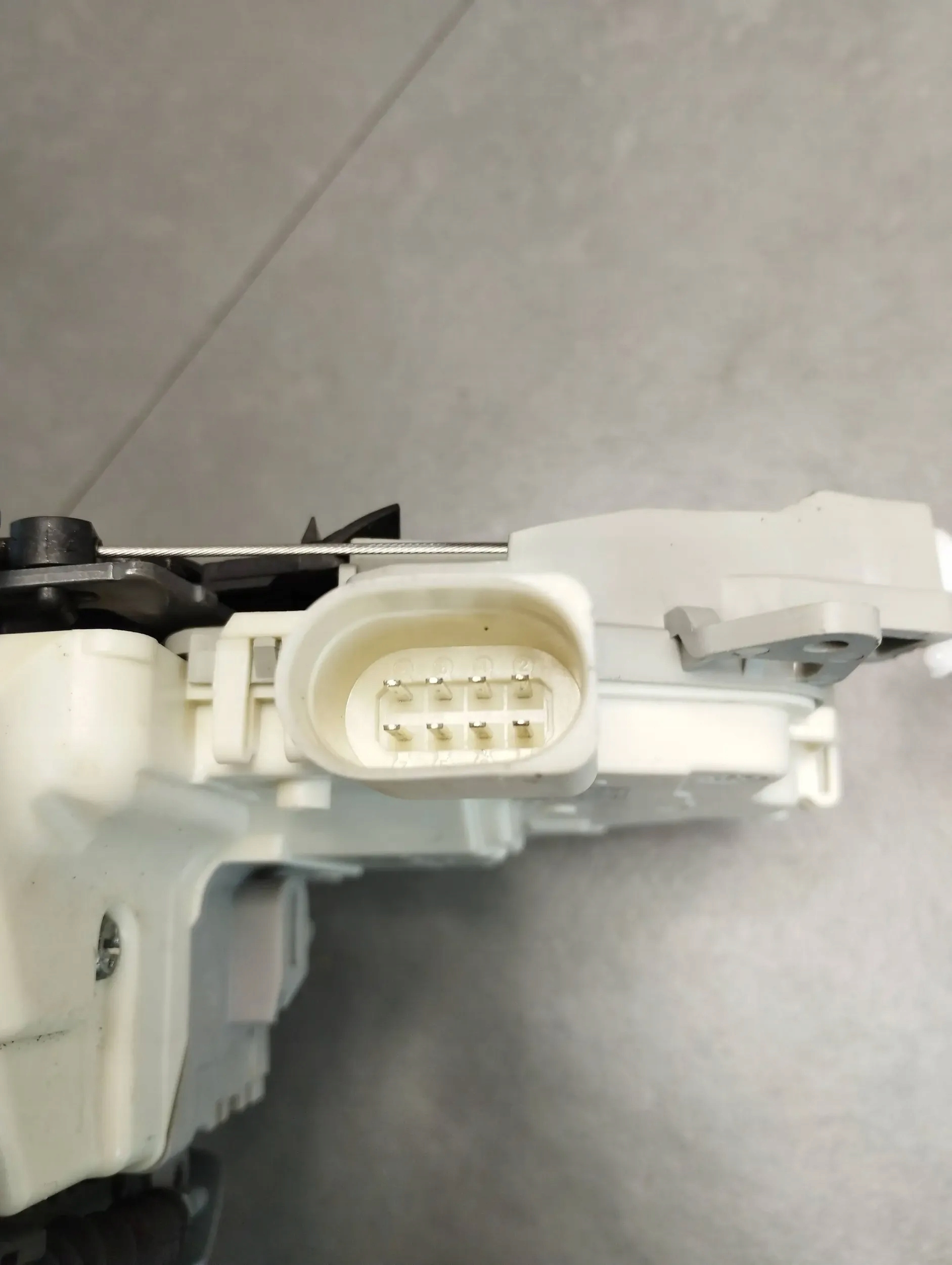 Audi A6 S6 C7 4G lock left rear part 4G0839015C