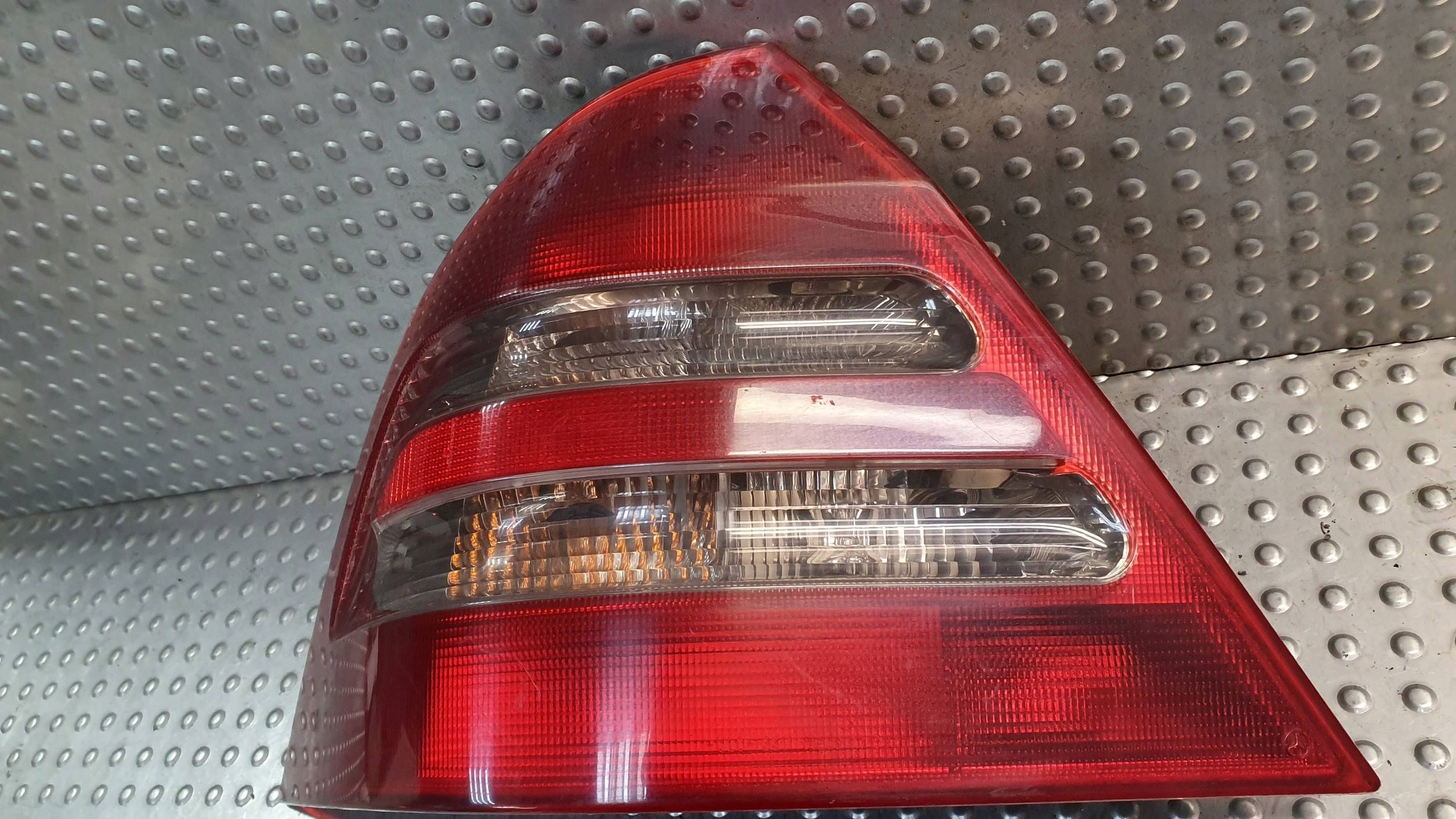 light rear part left MERCEDES C-KLASA W203 sedan 00