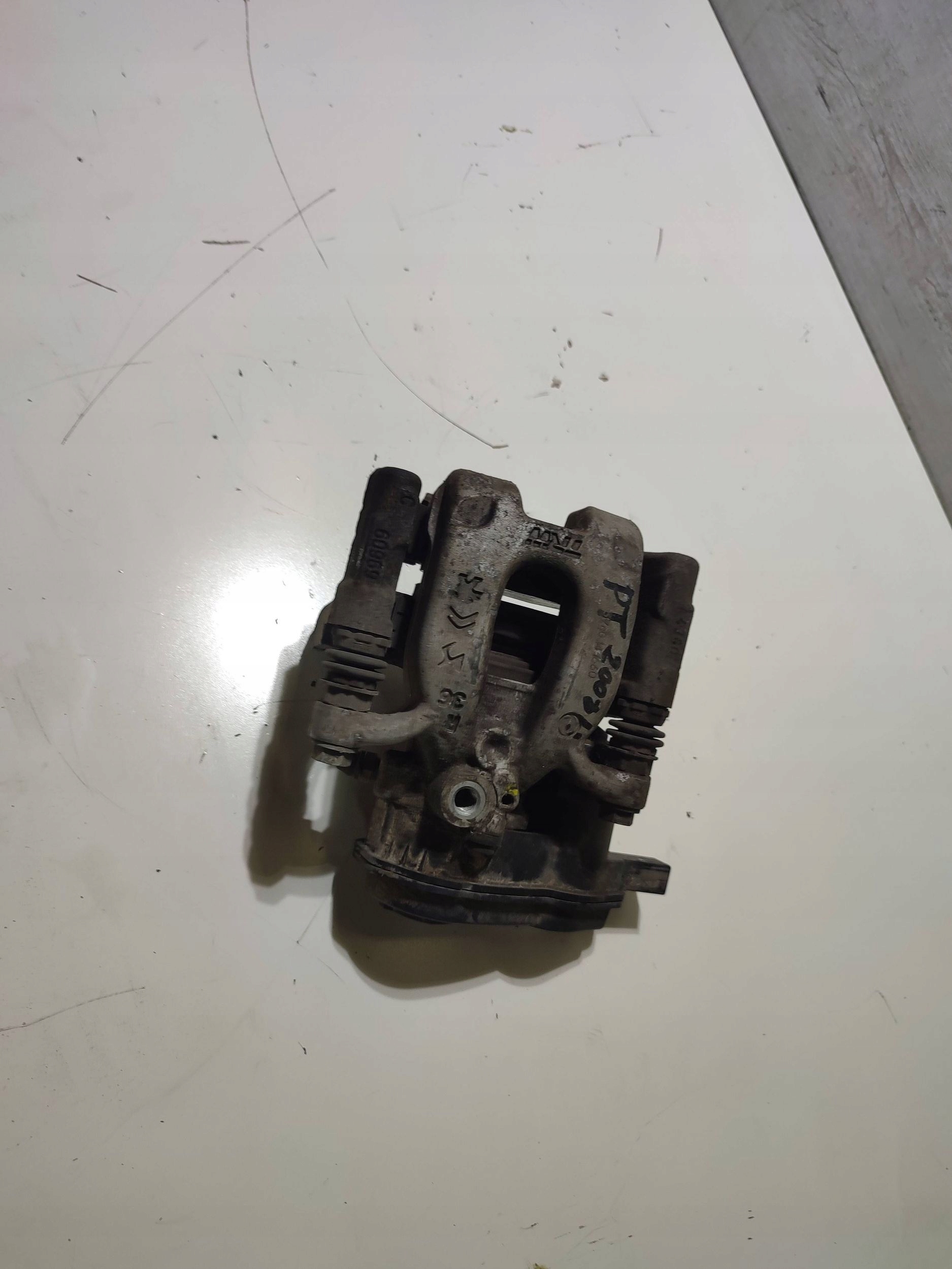 Peugeot 2008 II 2020 rear part side right rear caliper brake